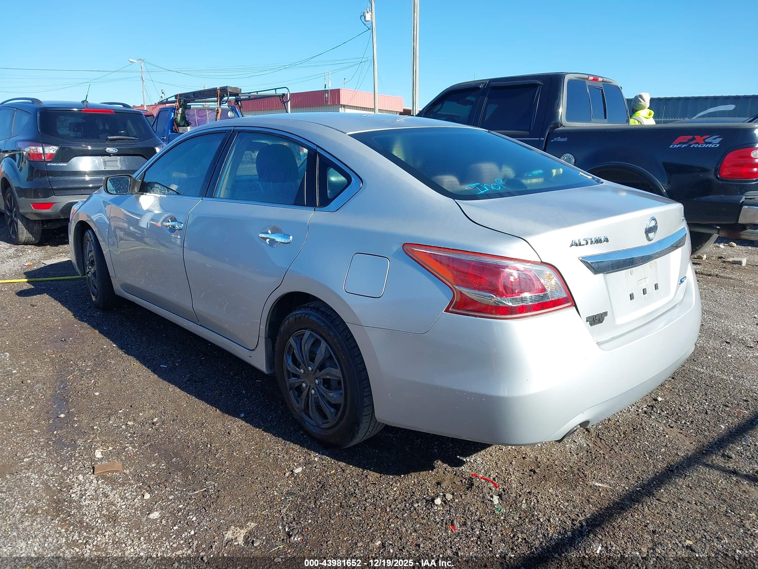NISSAN ALTIMA image 3