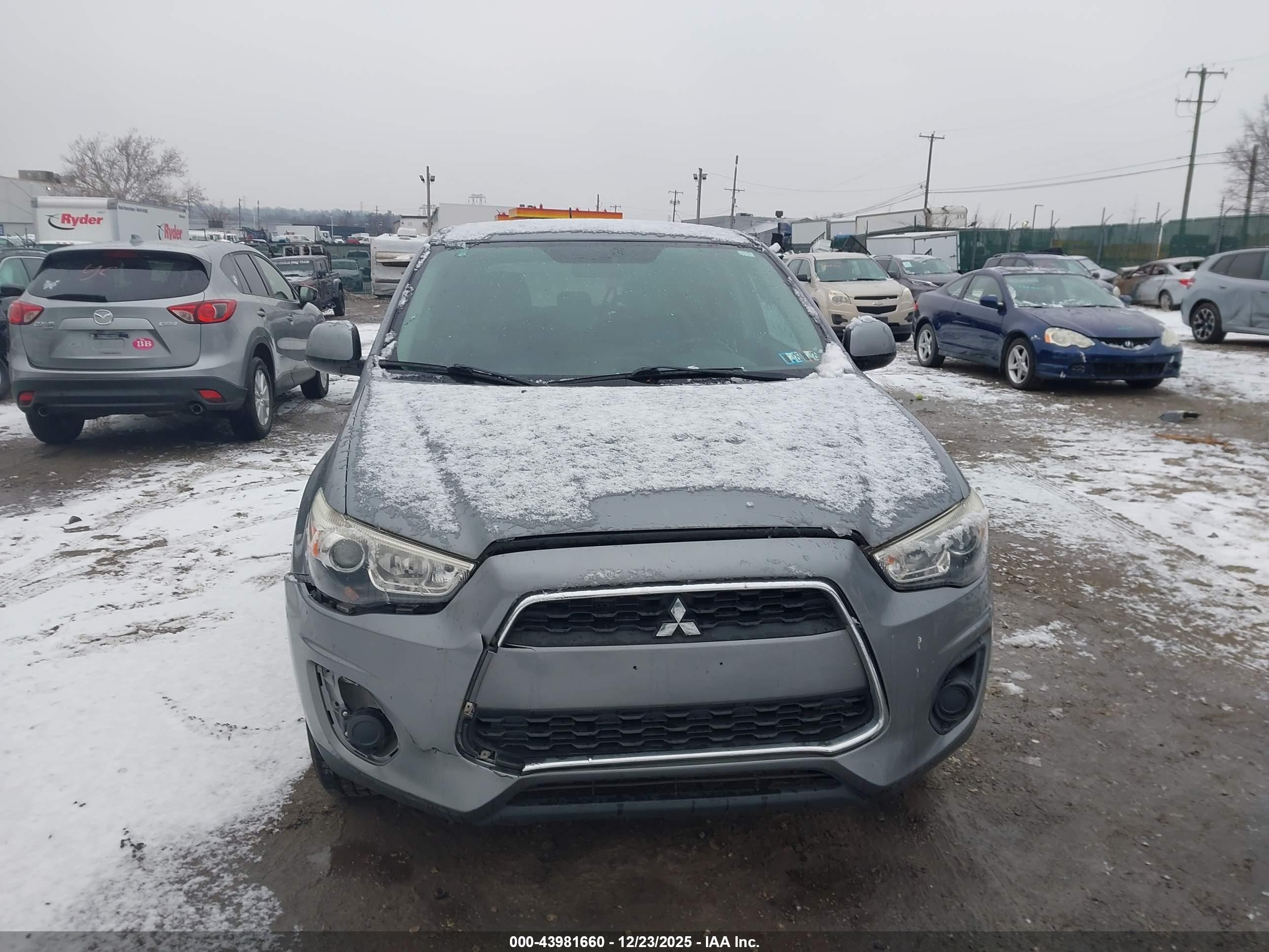 MITSUBISHI OUTLANDER image 6