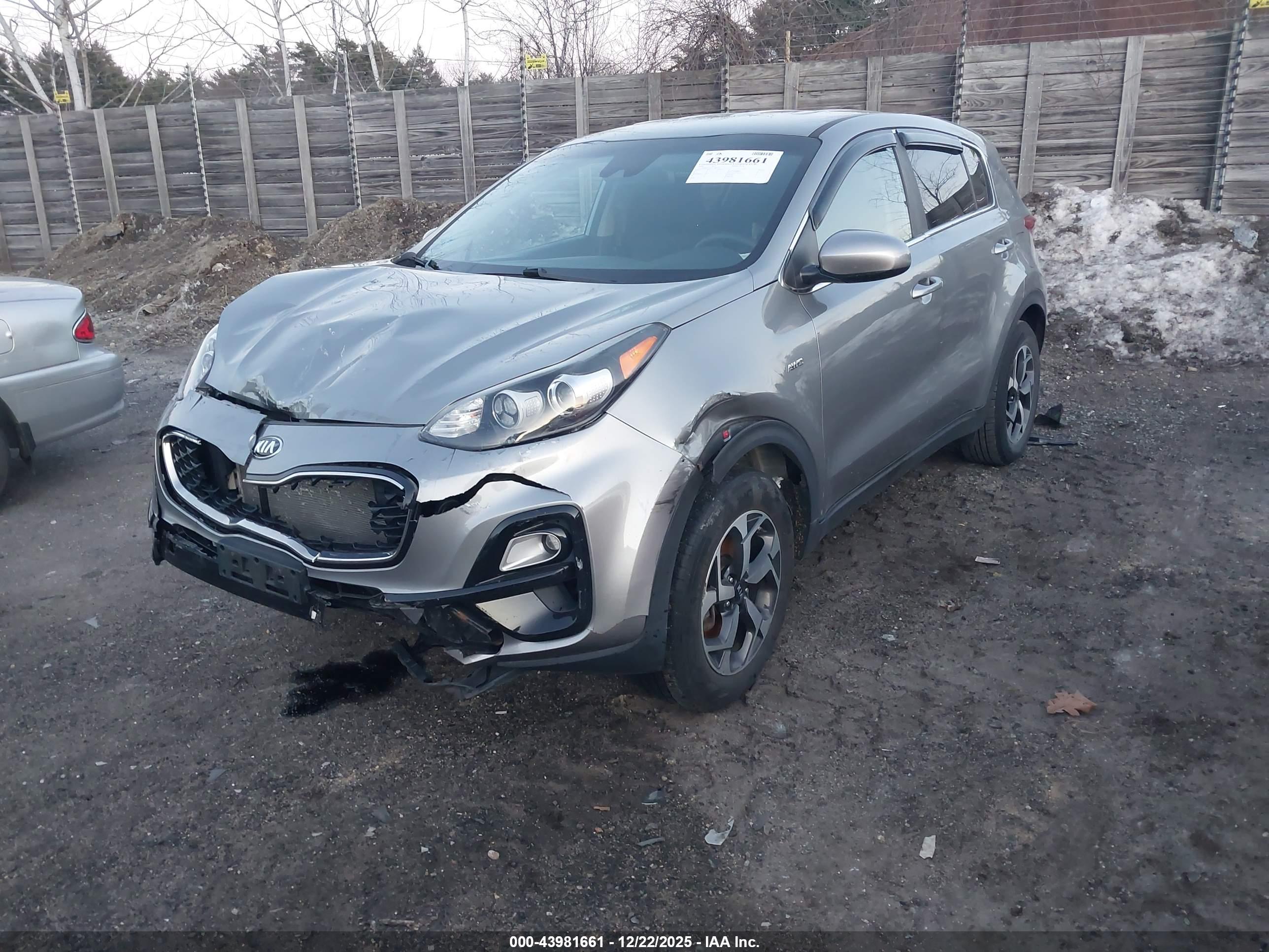 KIA SPORTAGE image 2