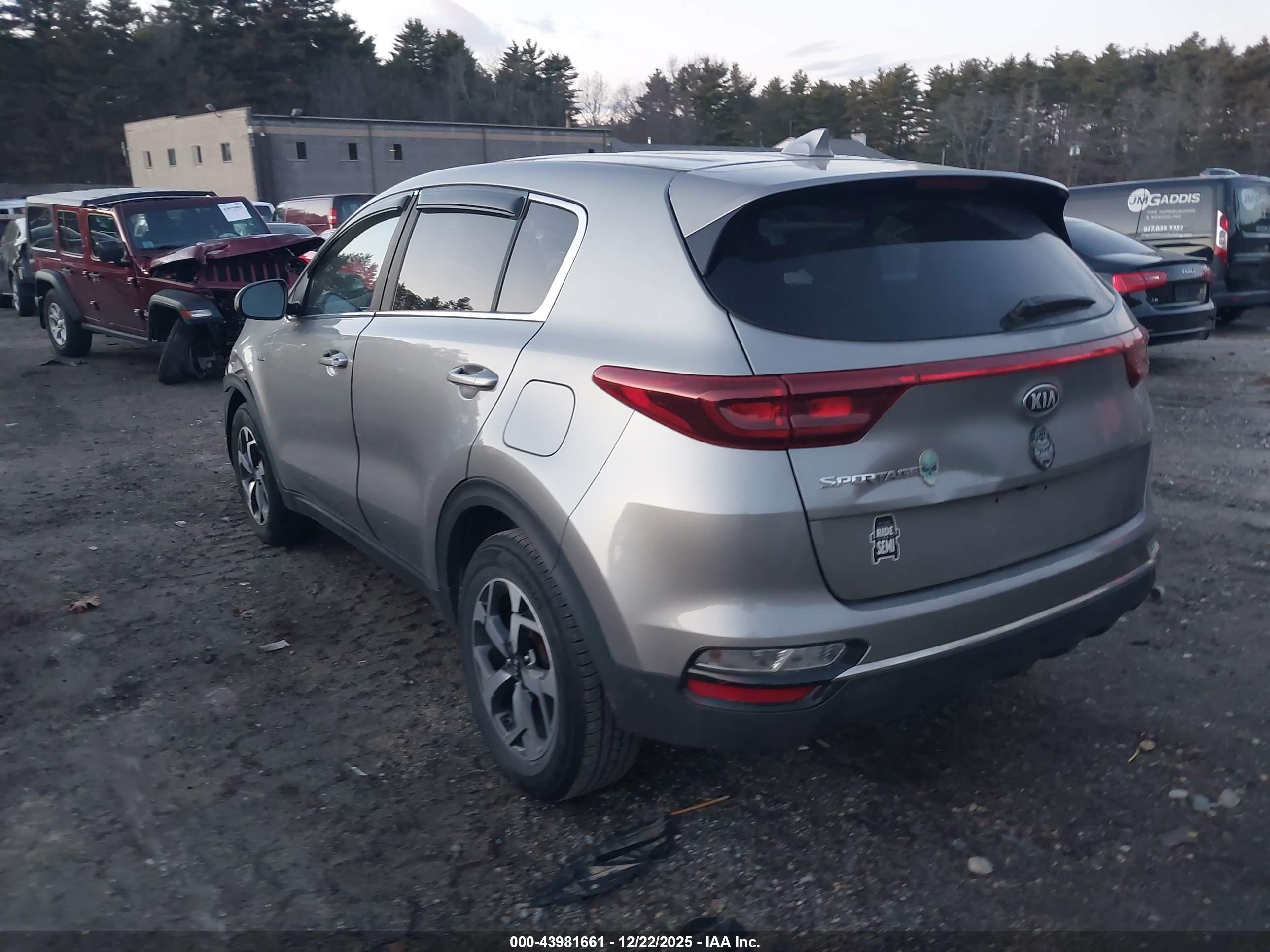 KIA SPORTAGE image 3