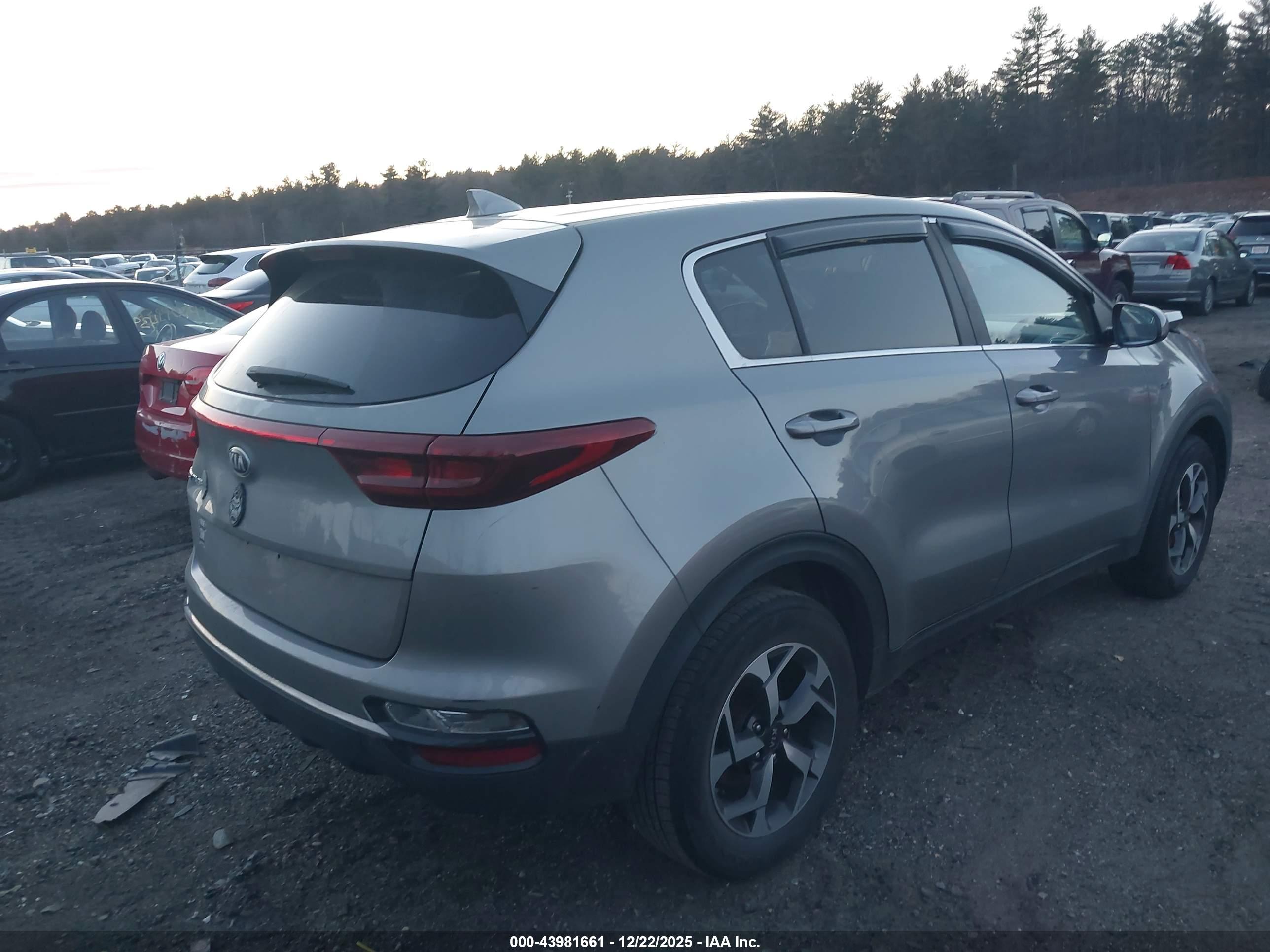 KIA SPORTAGE image 4