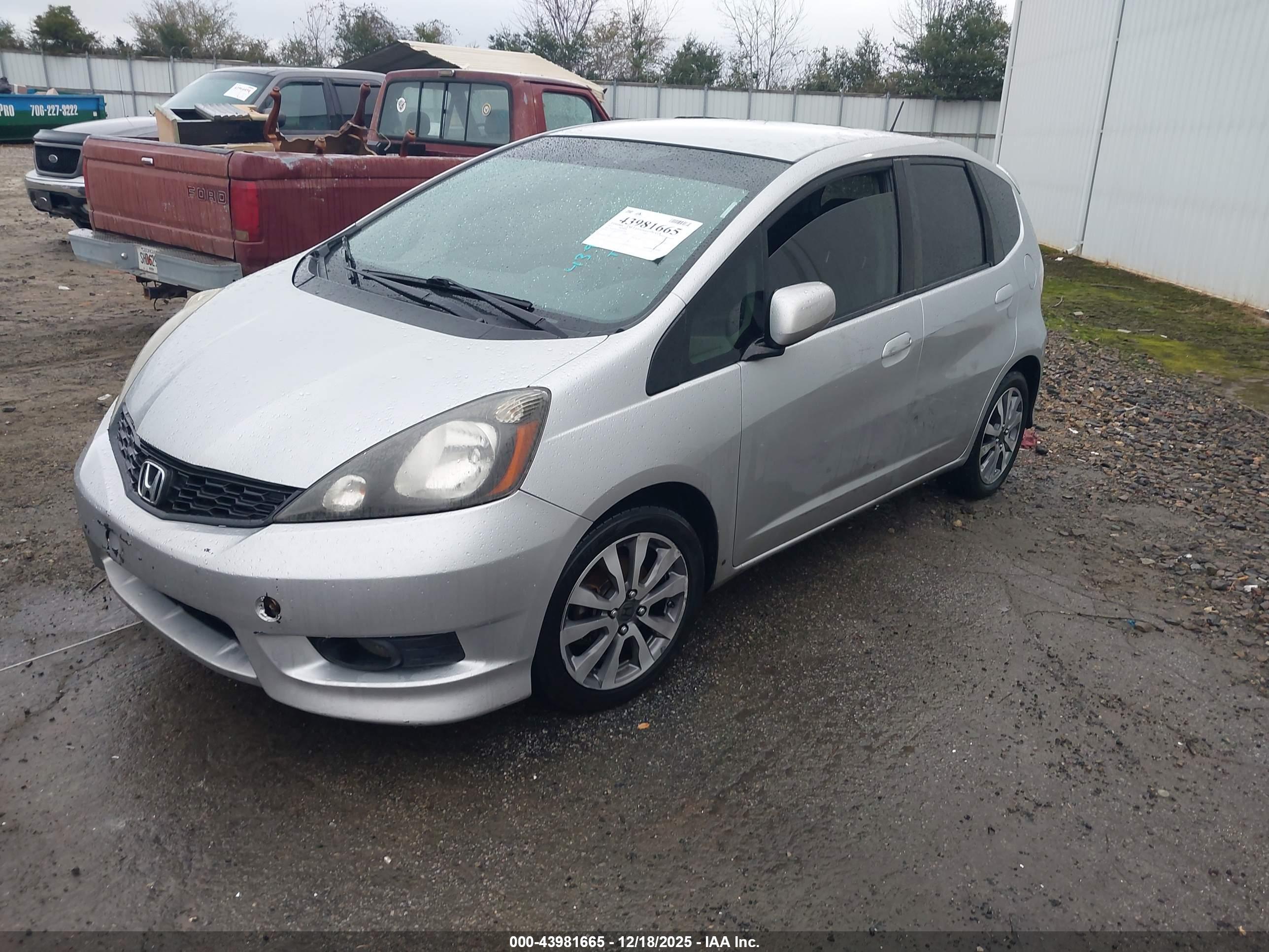 HONDA FIT image 2