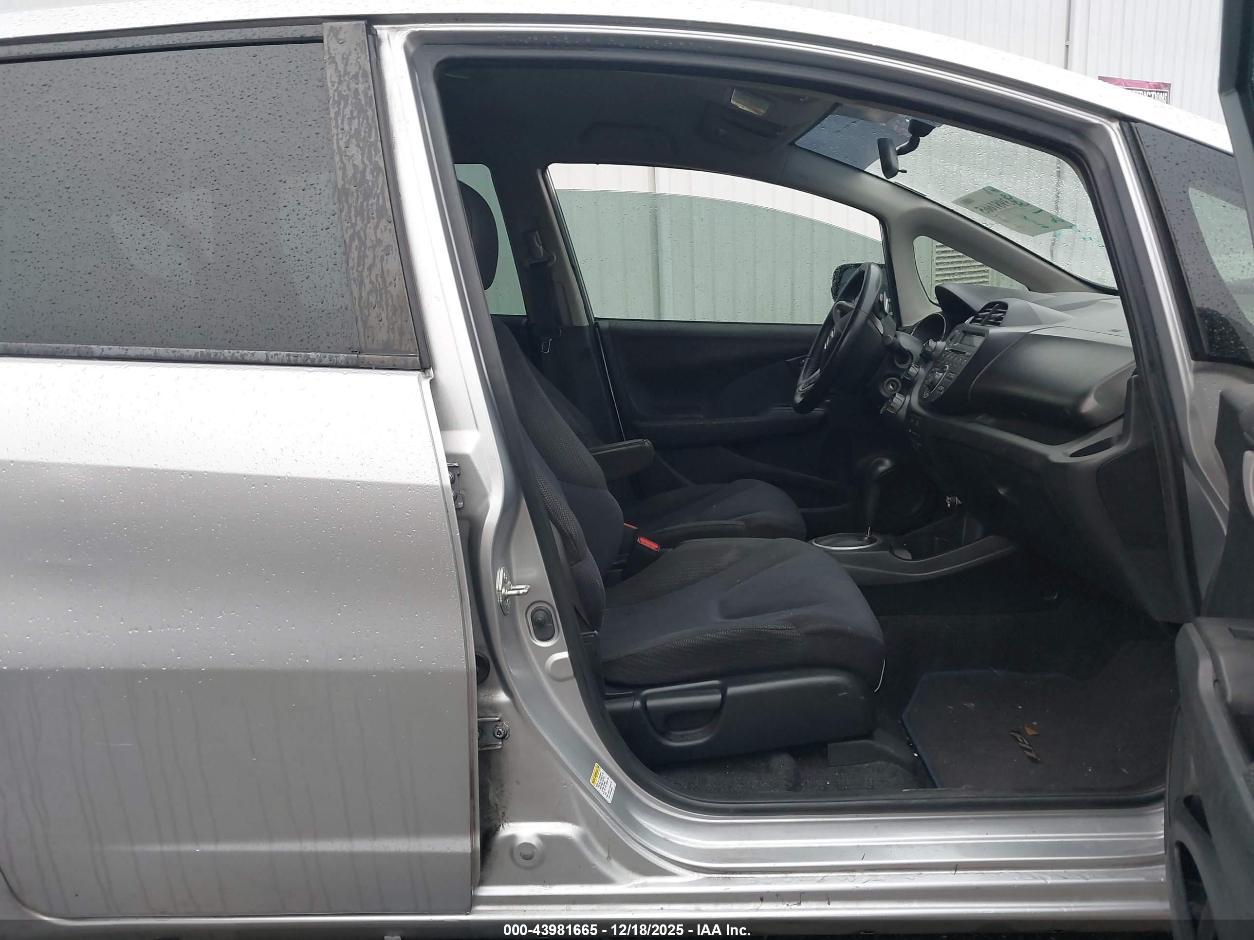 HONDA FIT image 5