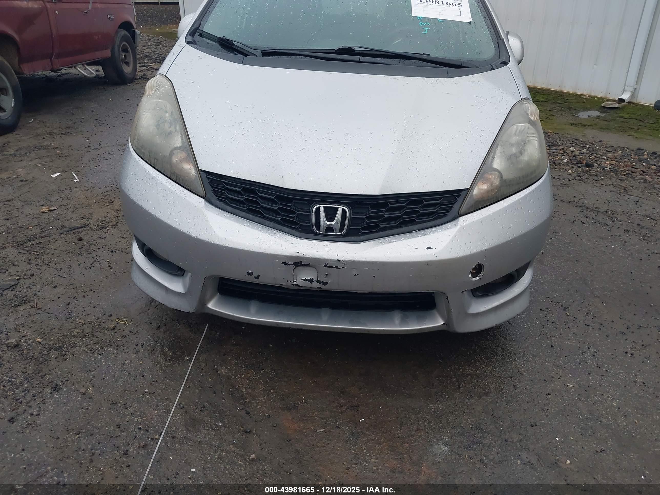 HONDA FIT image 6
