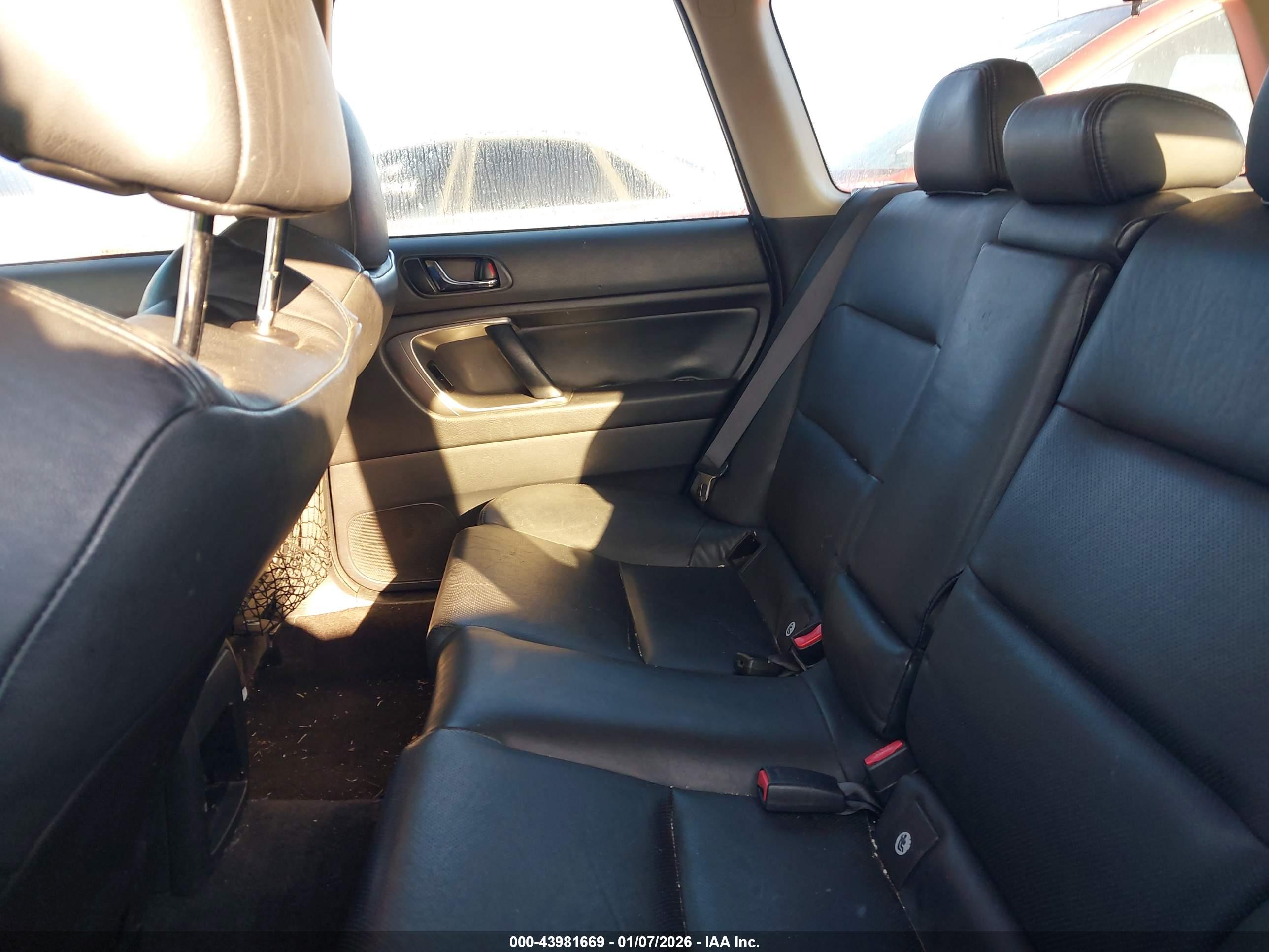 SUBARU OUTBACK image 8