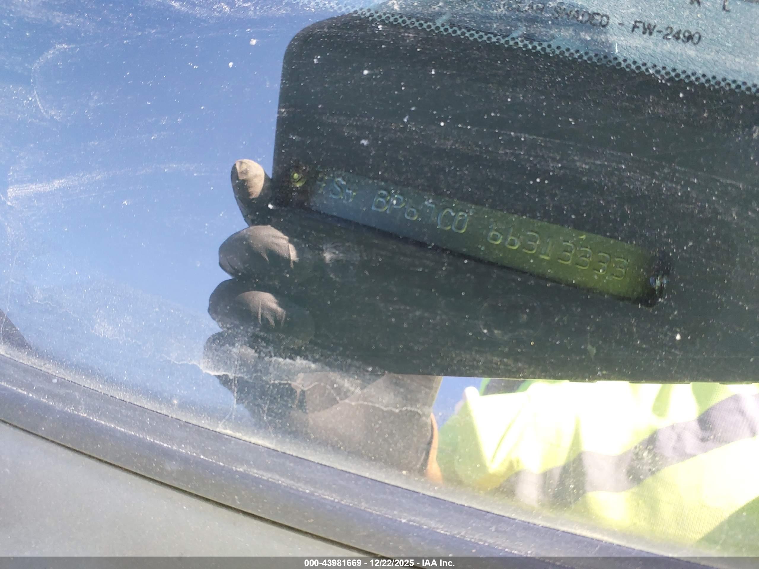 SUBARU OUTBACK image 9