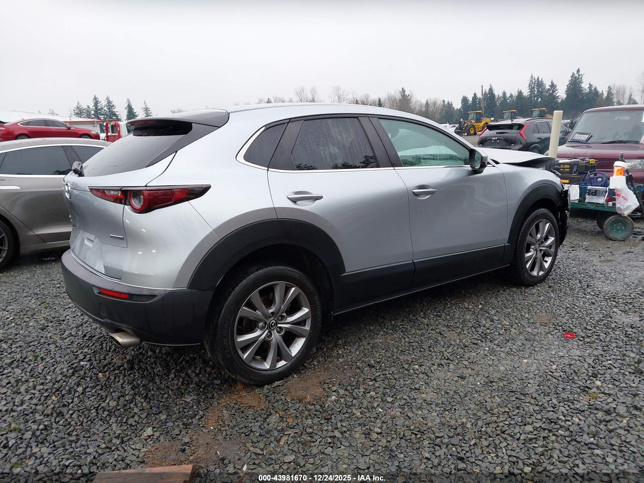 MAZDA CX-30 image 4