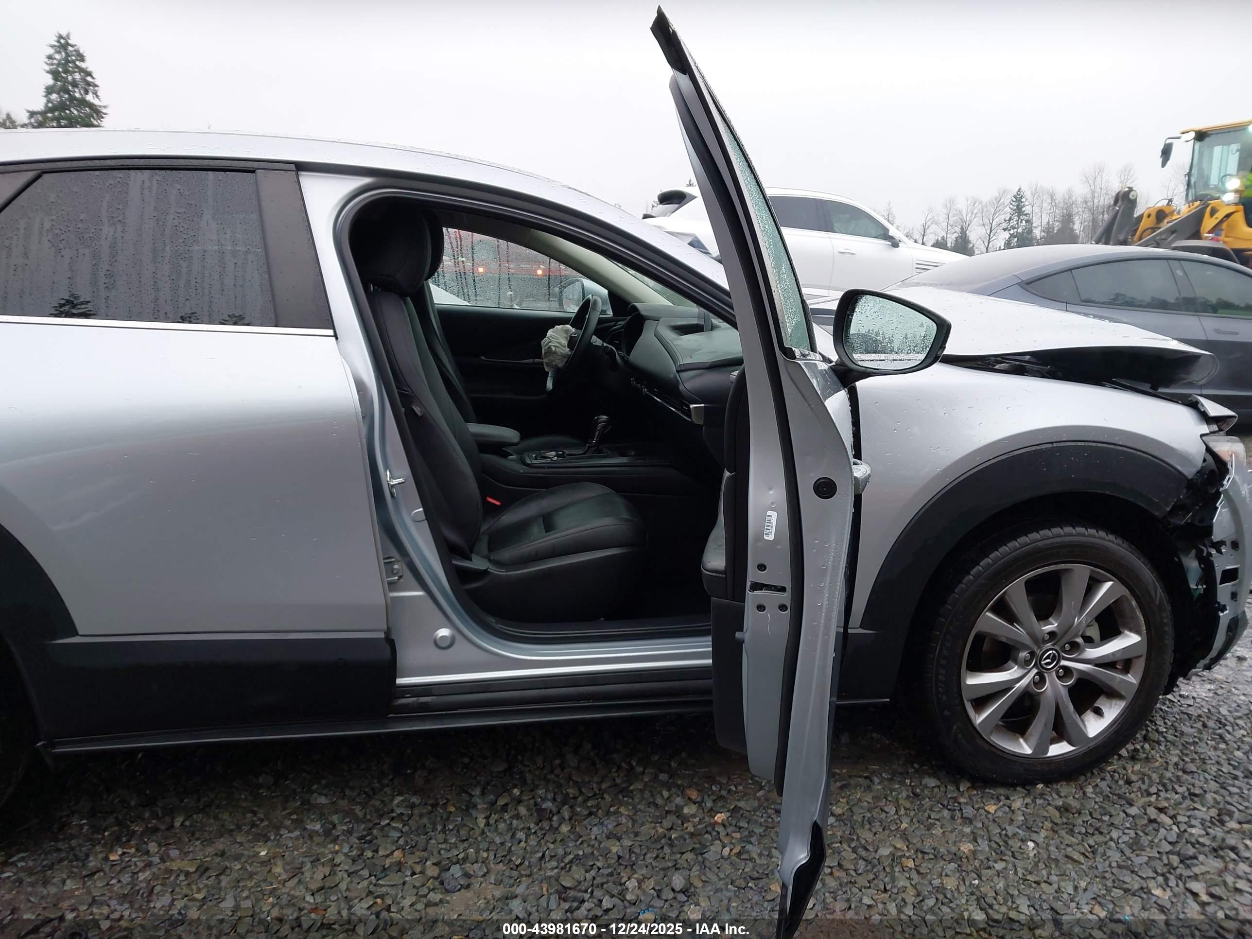 MAZDA CX-30 image 5