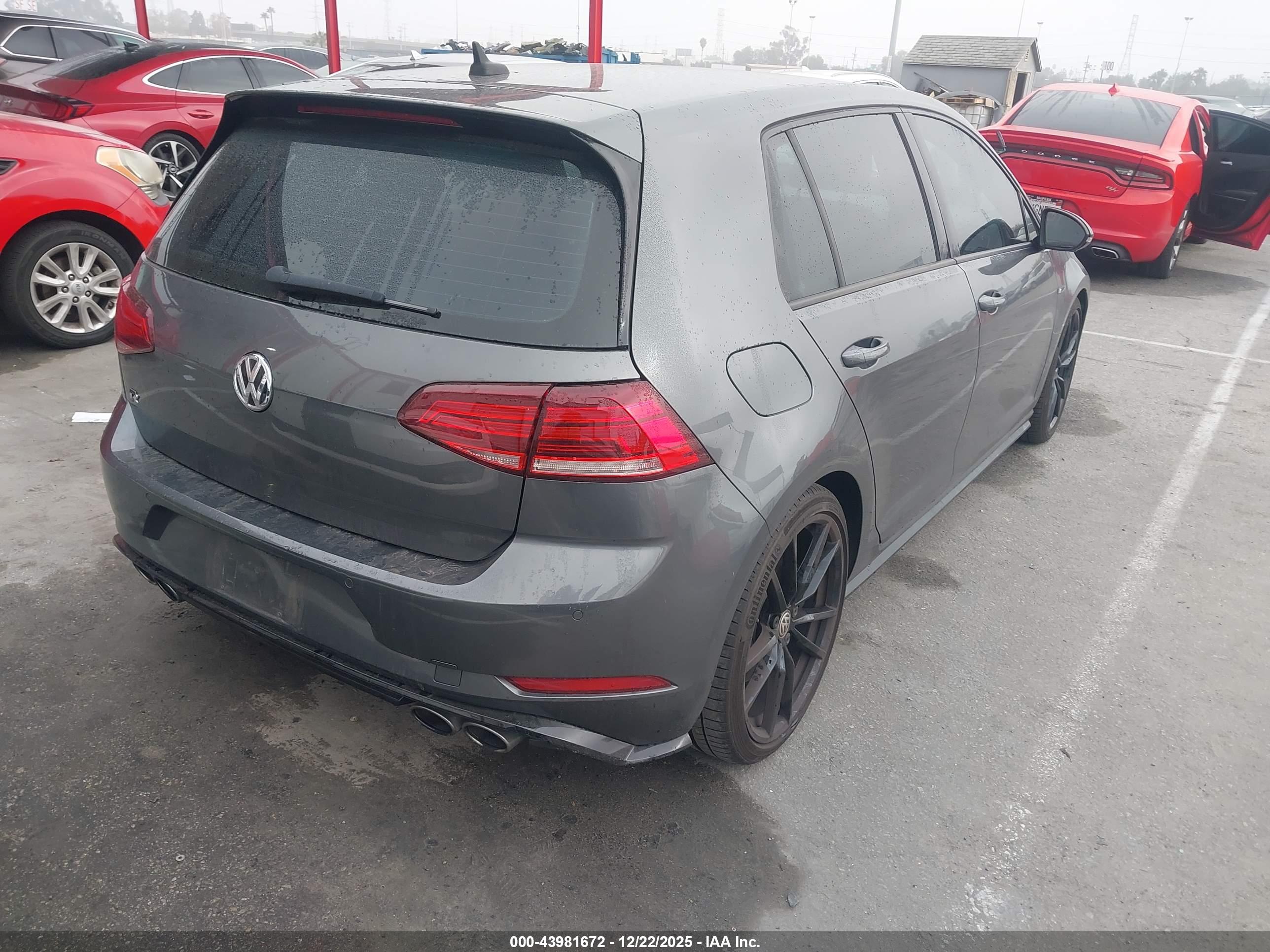 VOLKSWAGEN GOLF image 4
