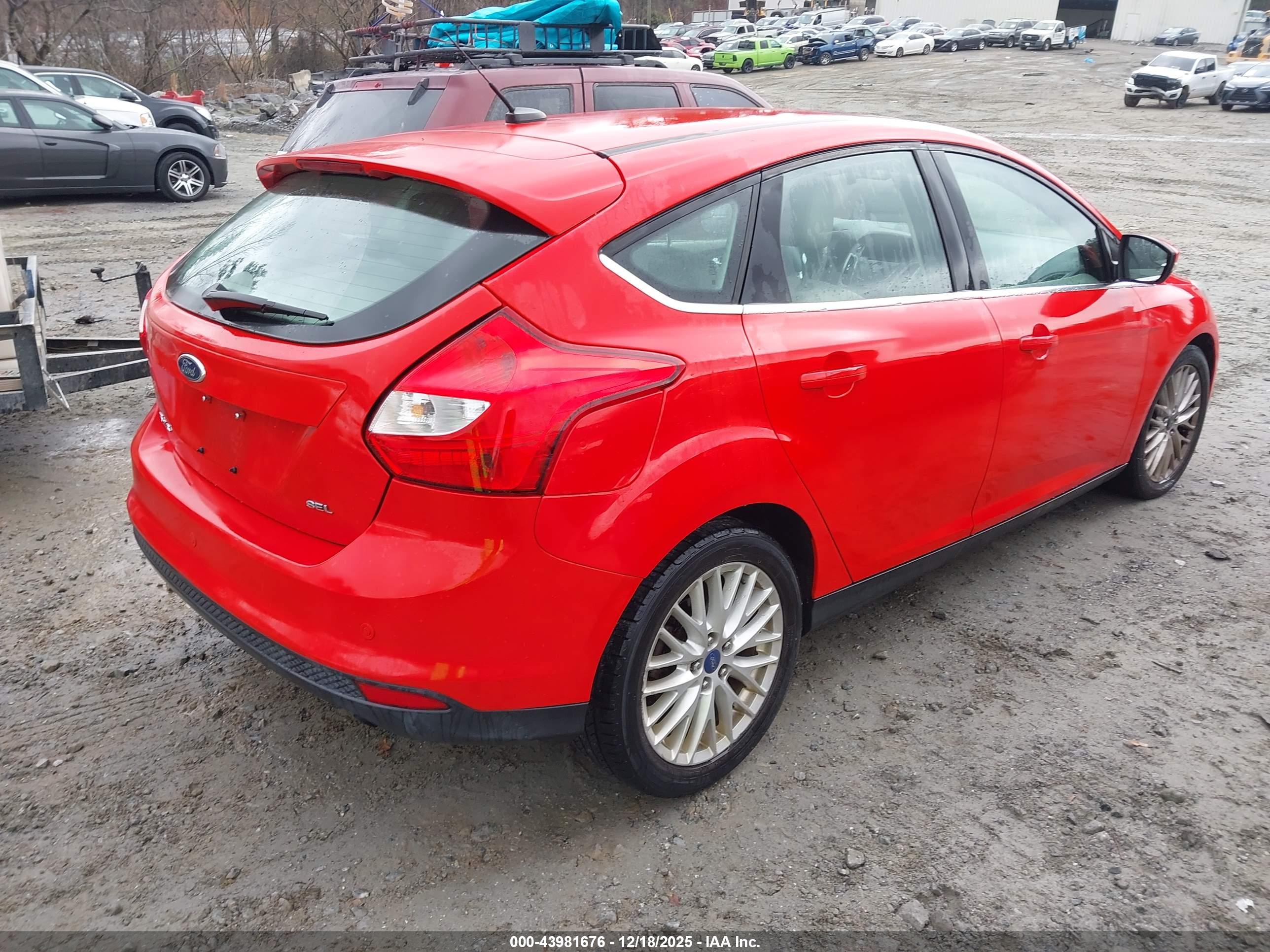 FORD FOCUS image 4