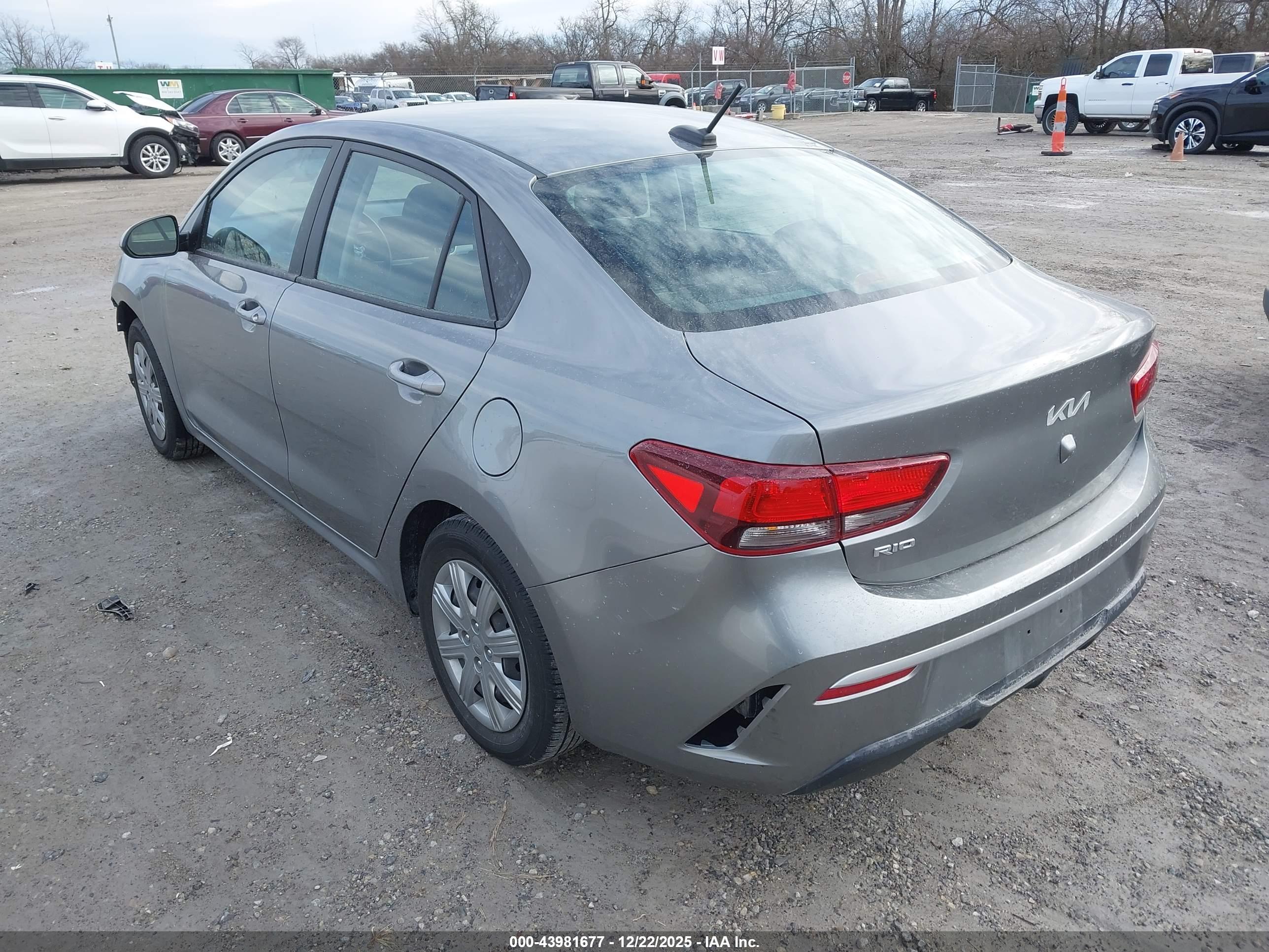 KIA RIO image 3
