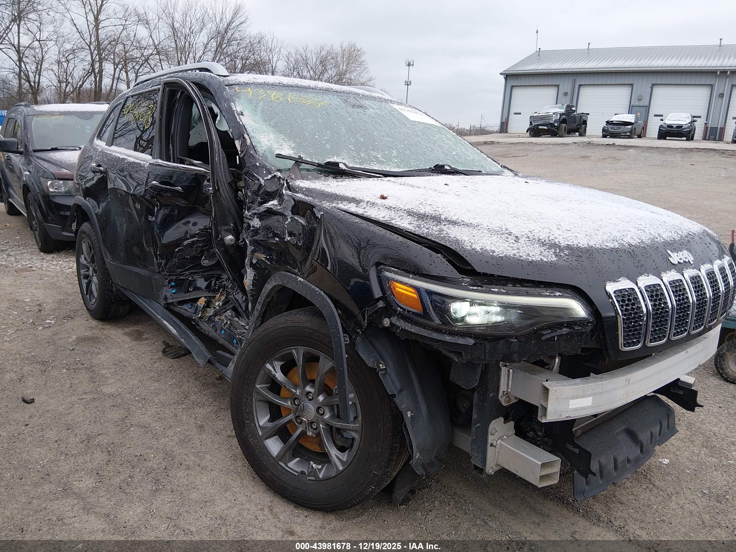 JEEP CHEROKEE image 6