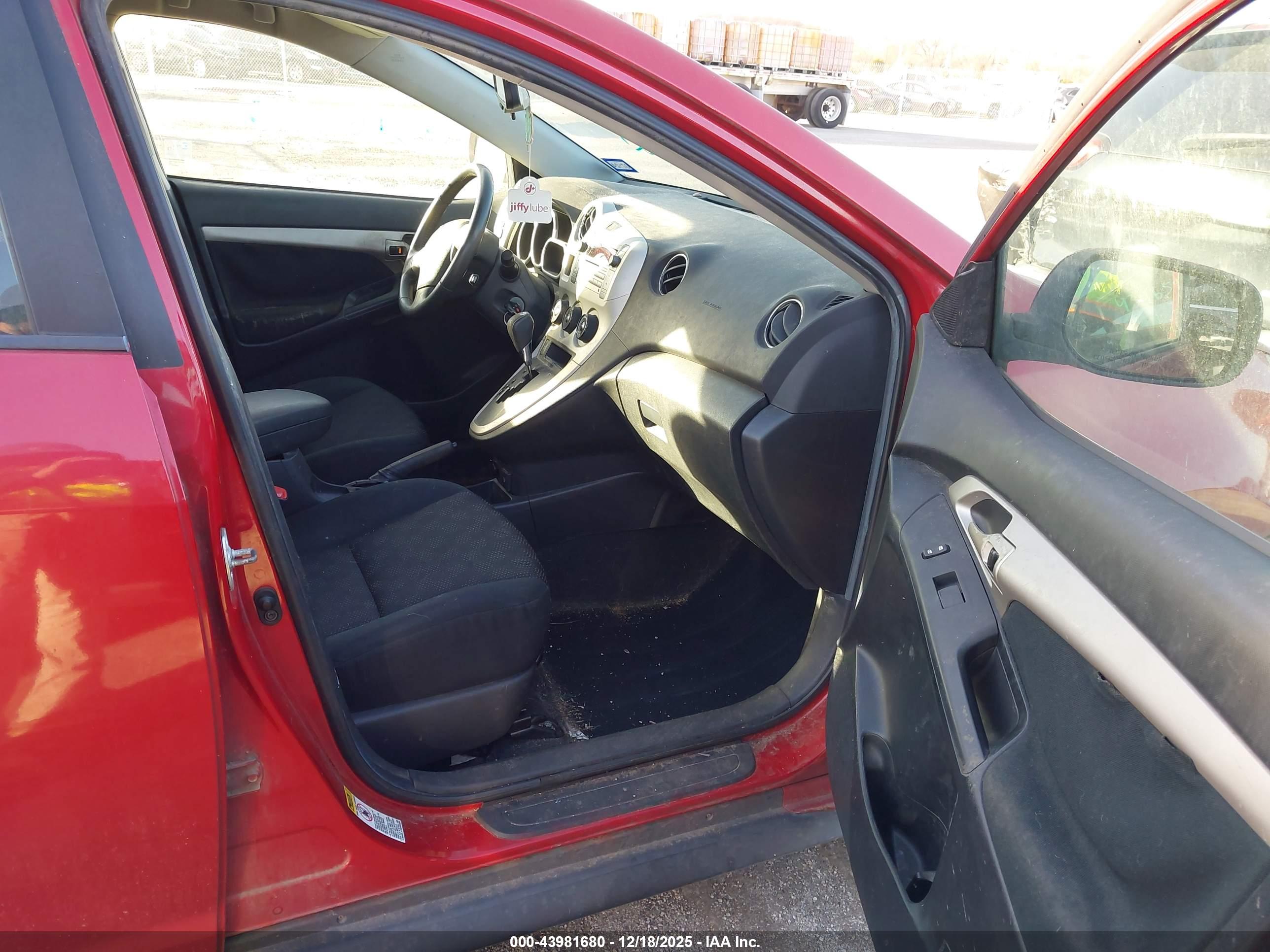 PONTIAC VIBE image 5