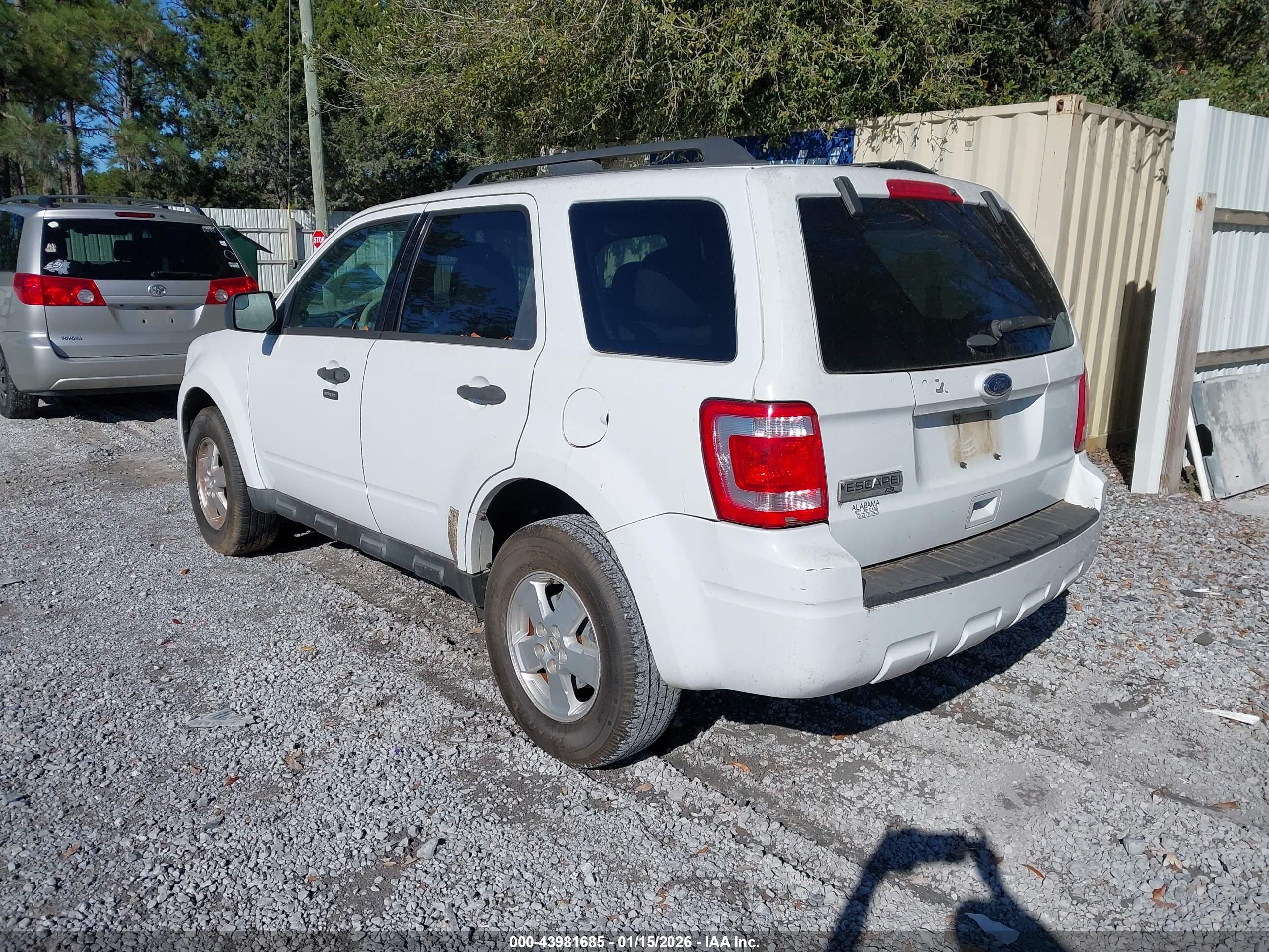 FORD ESCAPE image 3