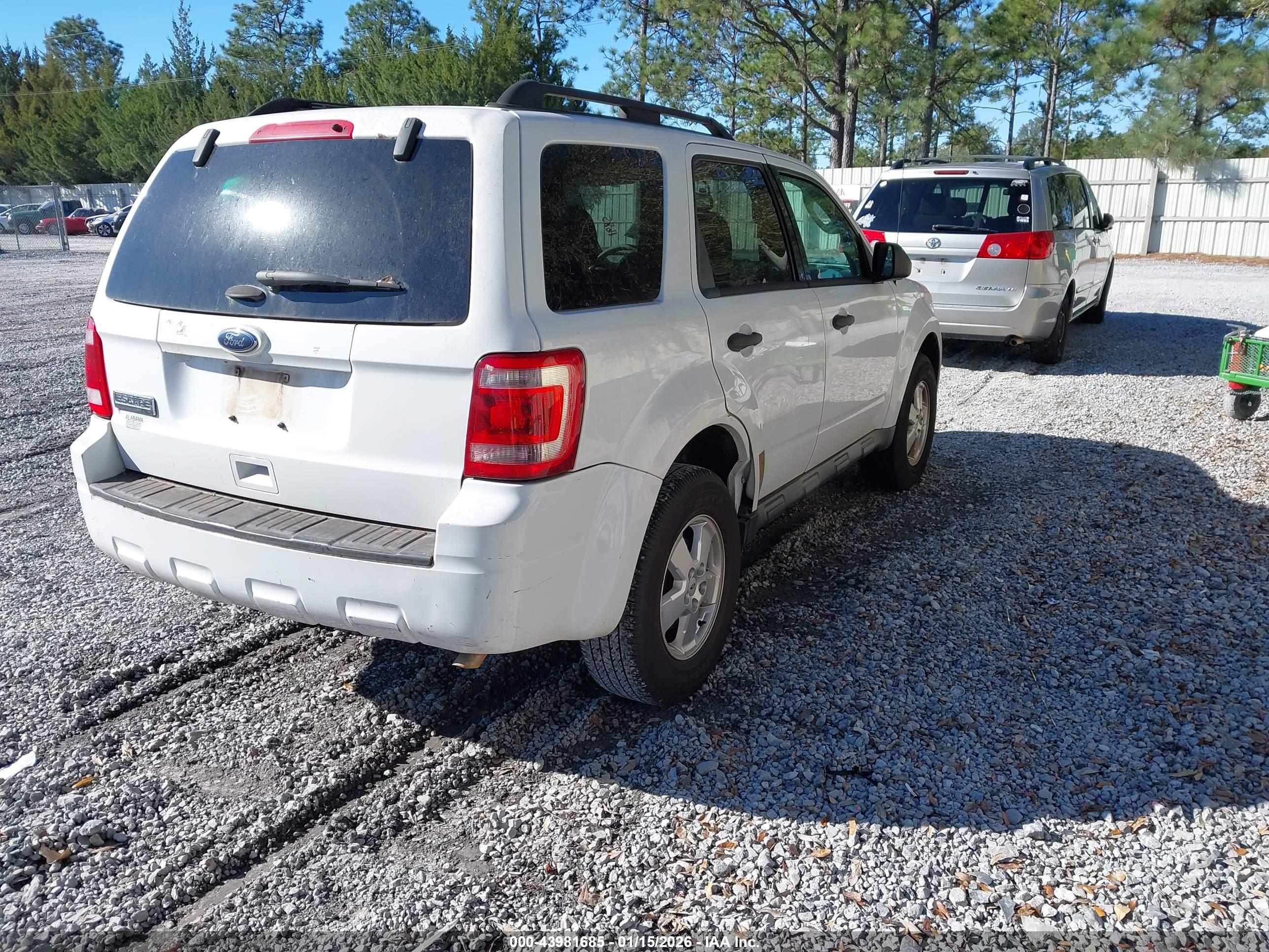FORD ESCAPE image 4