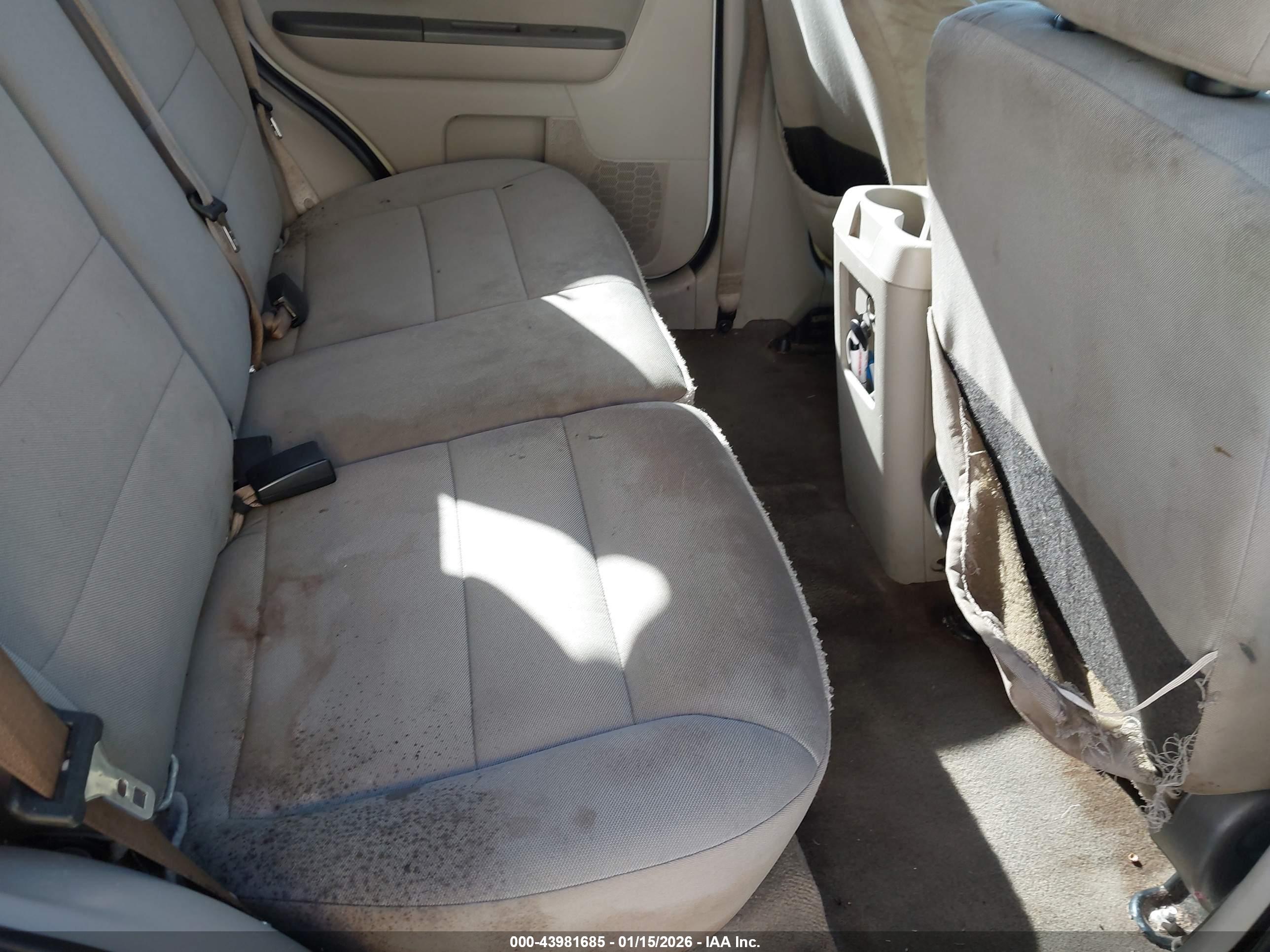 FORD ESCAPE image 8