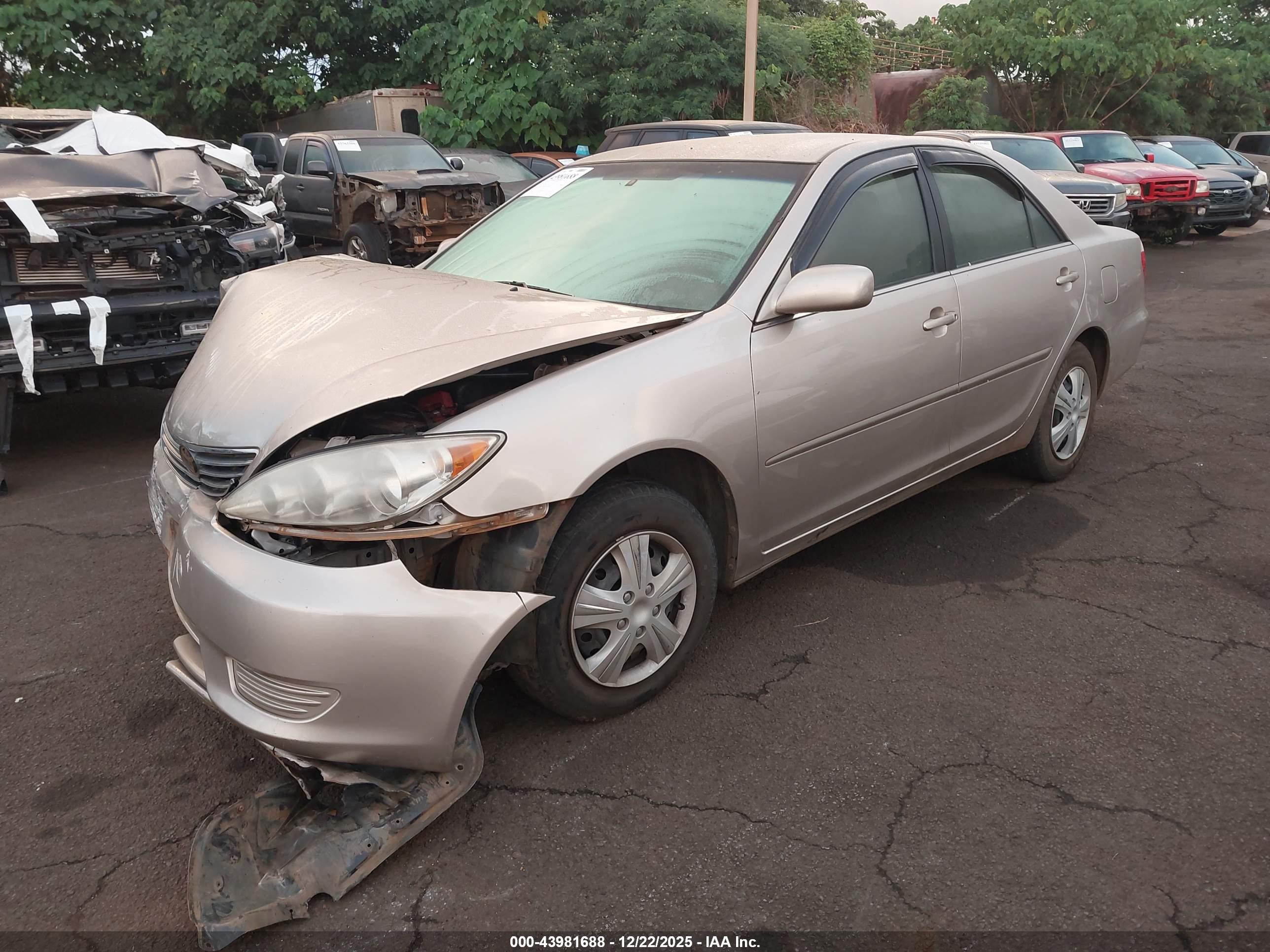 TOYOTA CAMRY image 2
