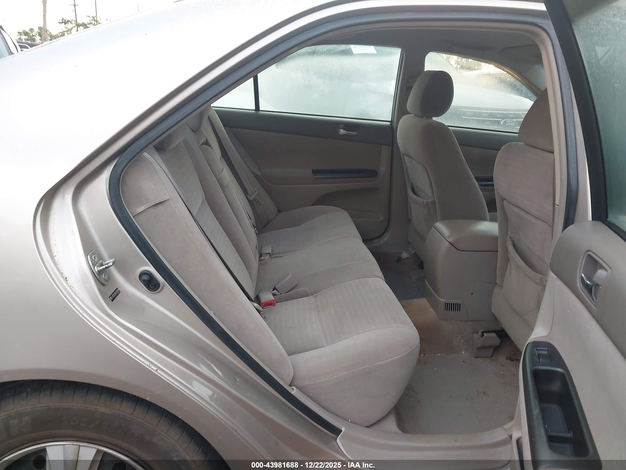 TOYOTA CAMRY image 8