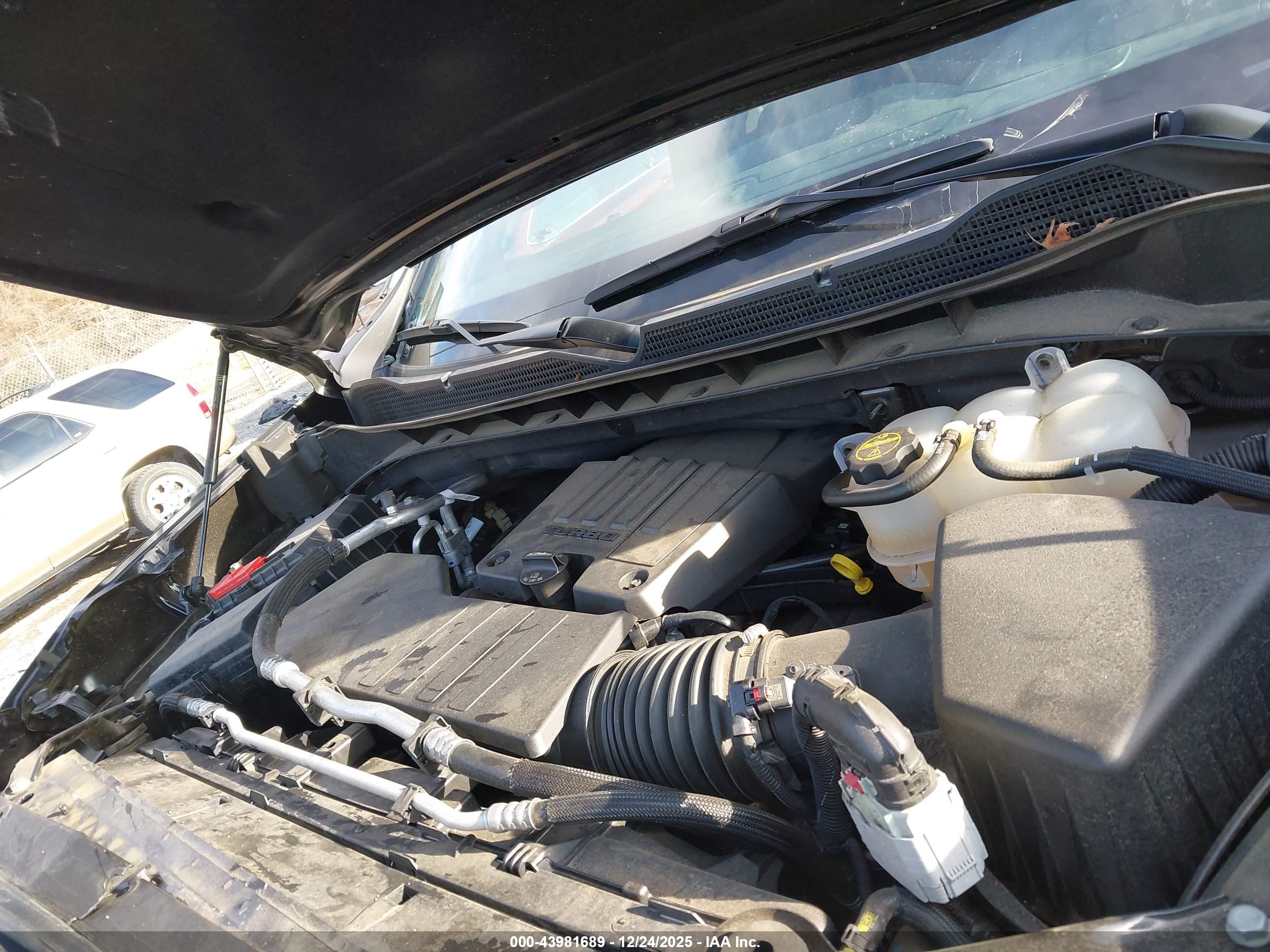CHEVROLET SILVERADO image 10