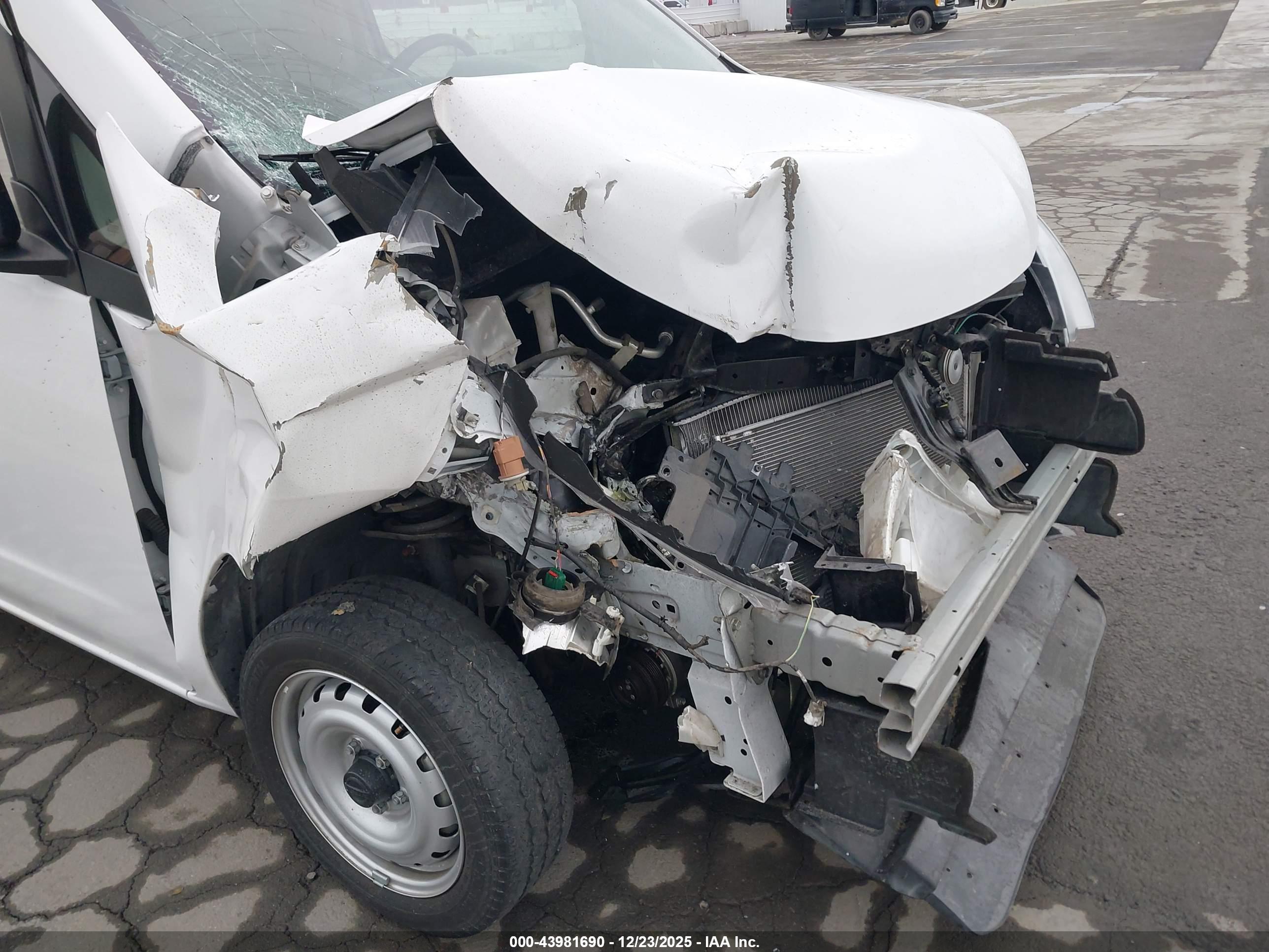 NISSAN NV200 image 6