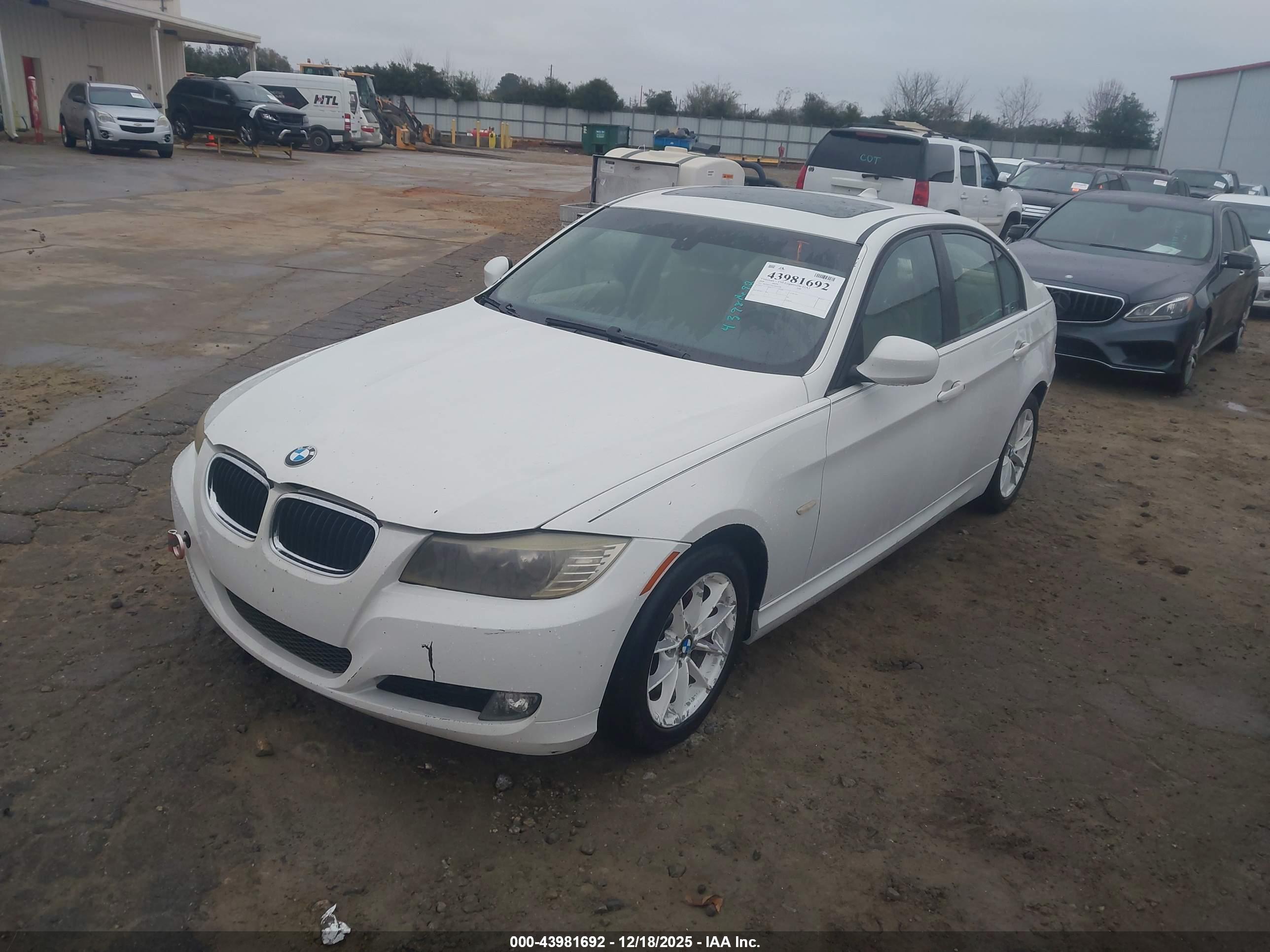BMW 328I image 2