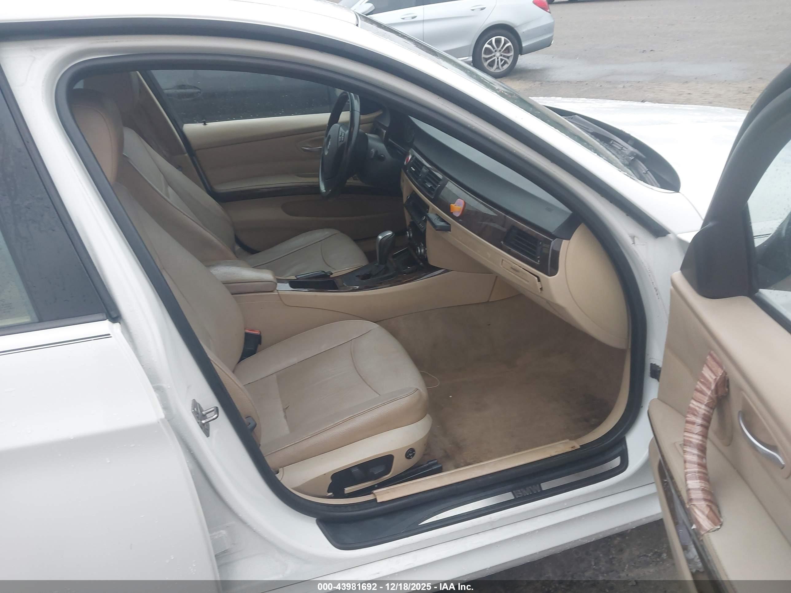 BMW 328I image 5