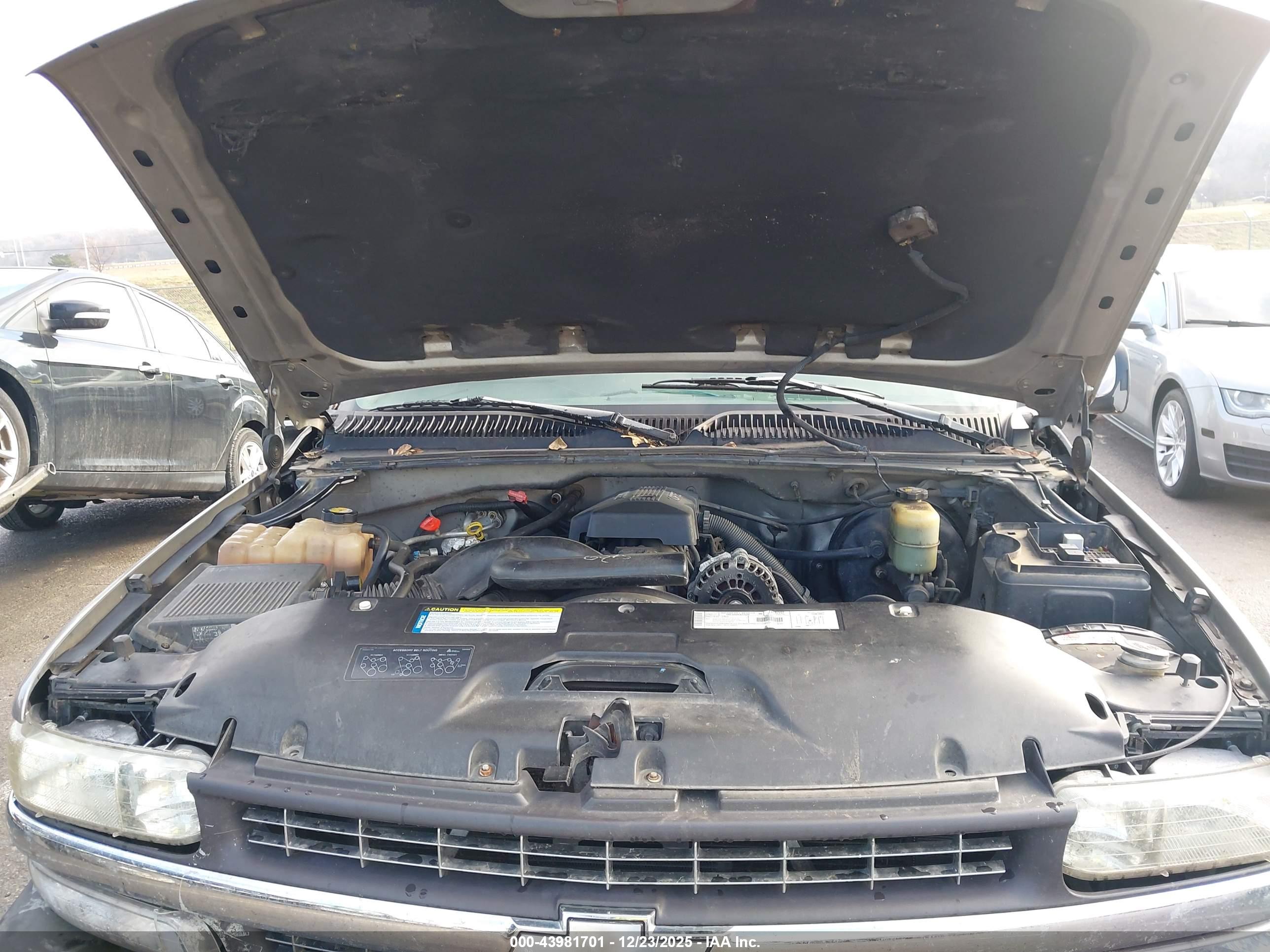 CHEVROLET SILVERADO image 10