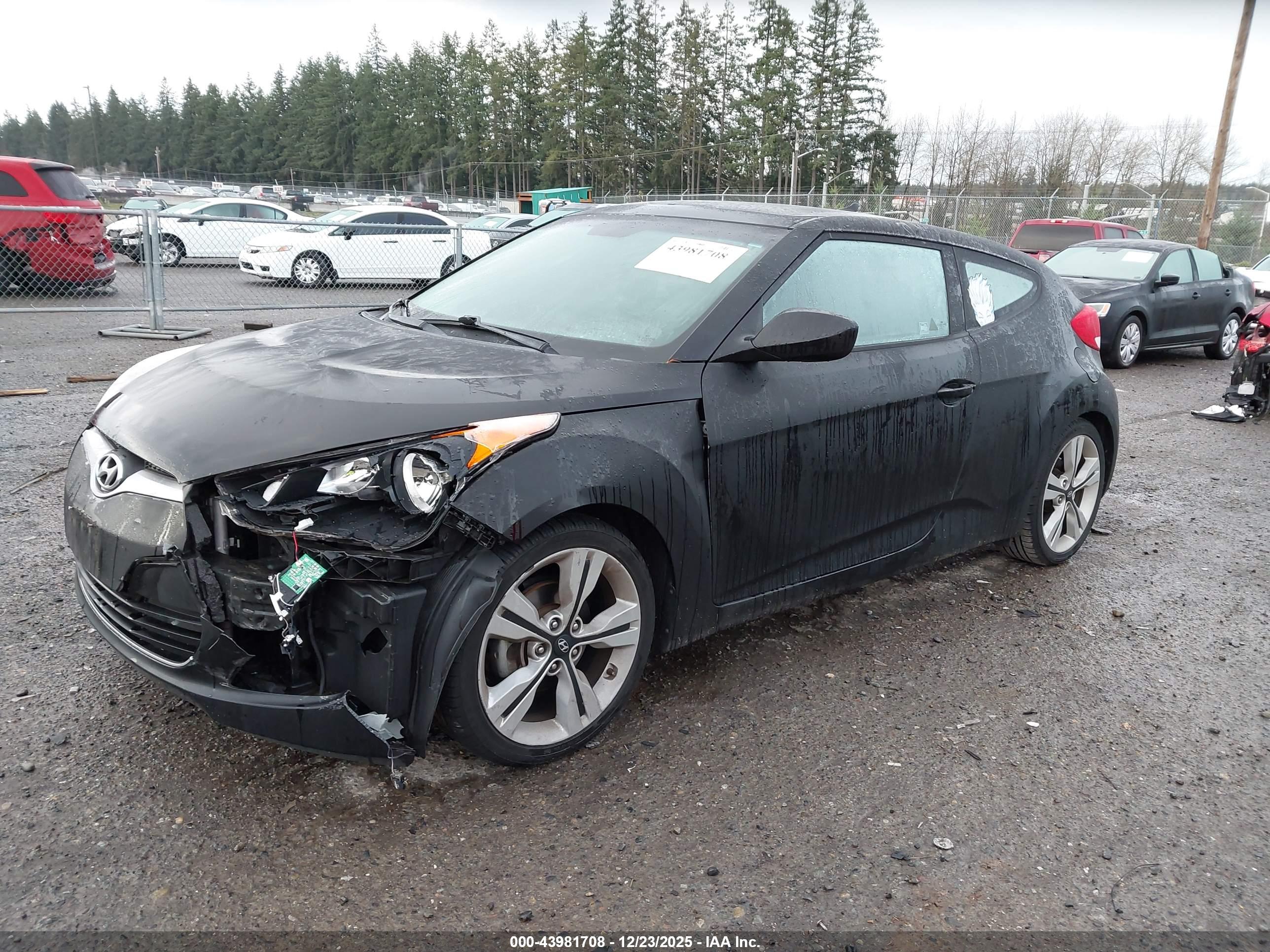 HYUNDAI VELOSTER image 2