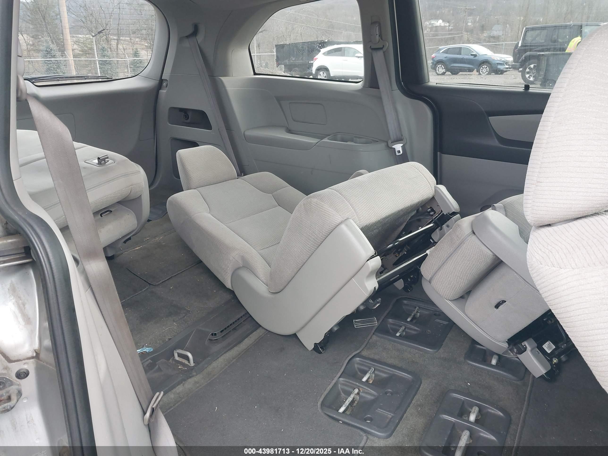 HONDA ODYSSEY image 8