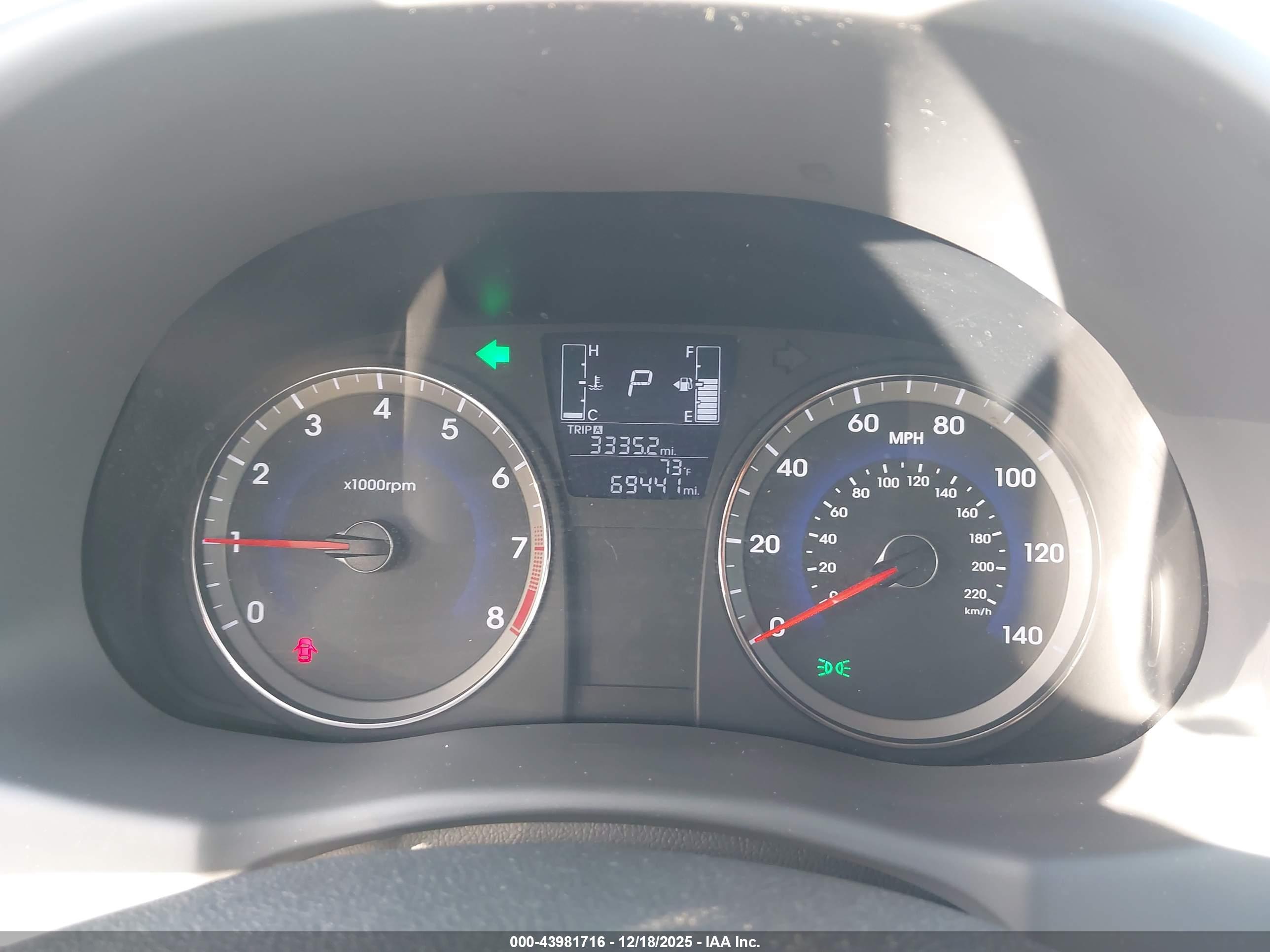 HYUNDAI ACCENT image 7