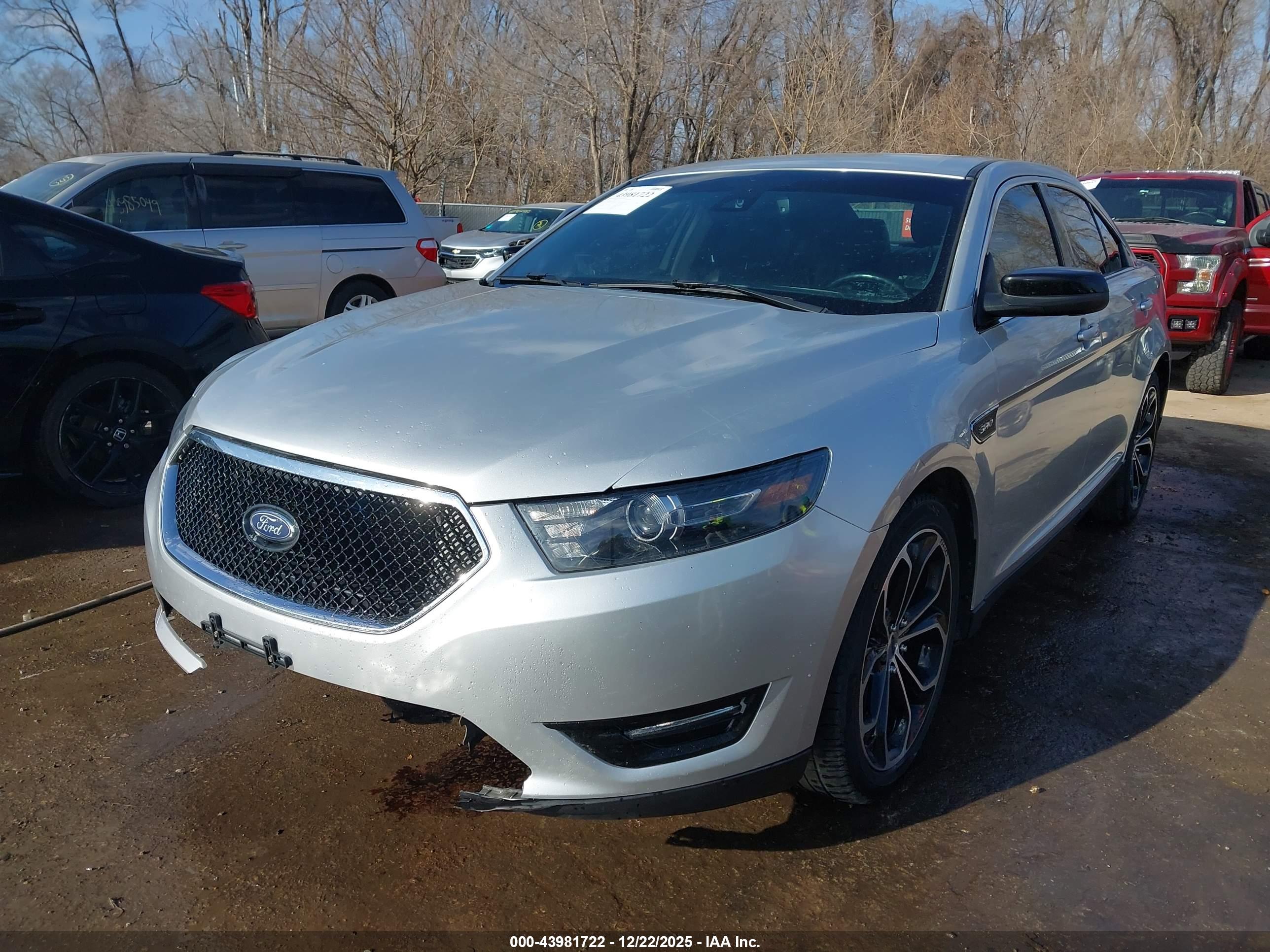 FORD TAURUS image 2