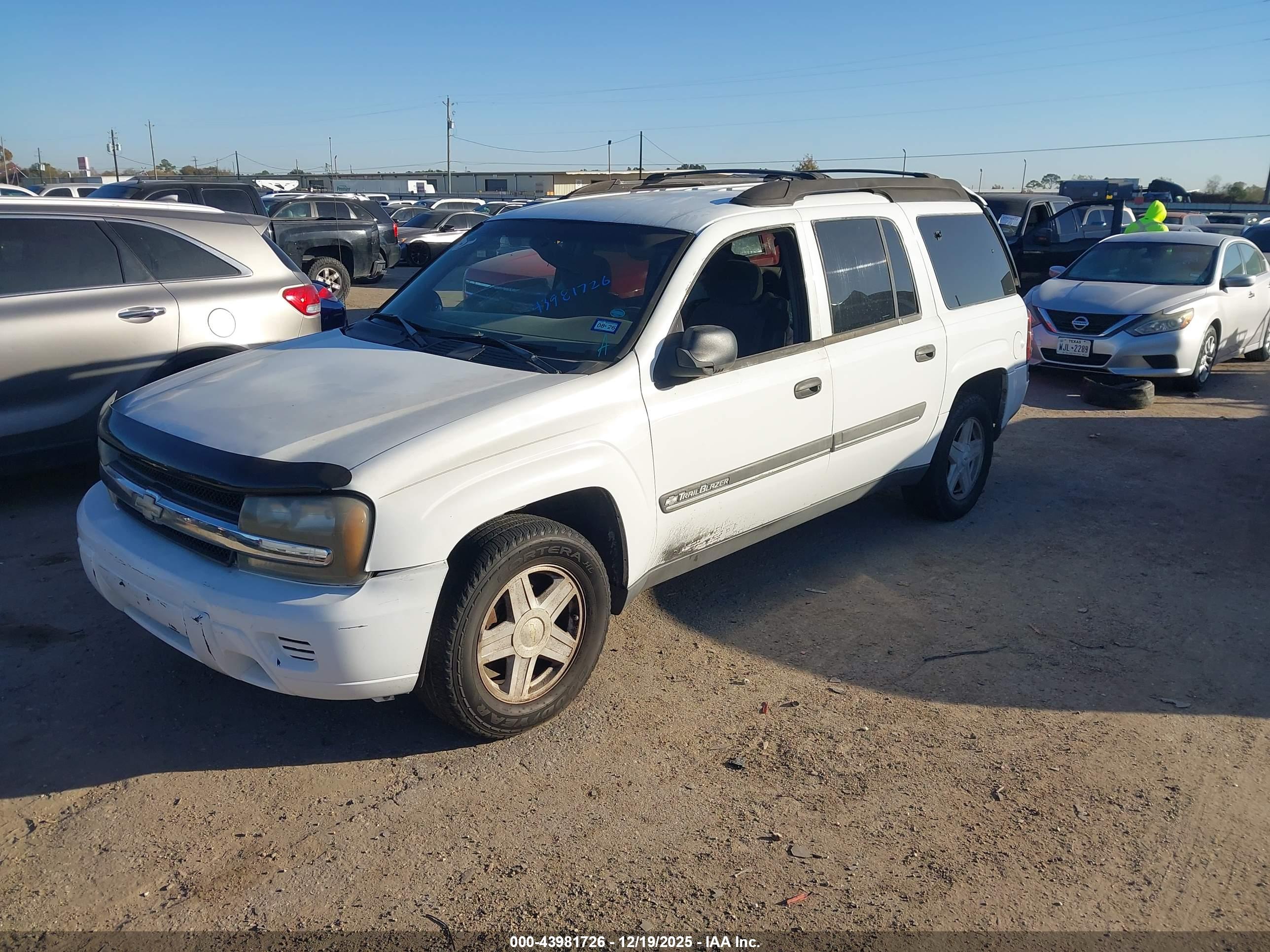 CHEVROLET TRAILBLAZER image 2
