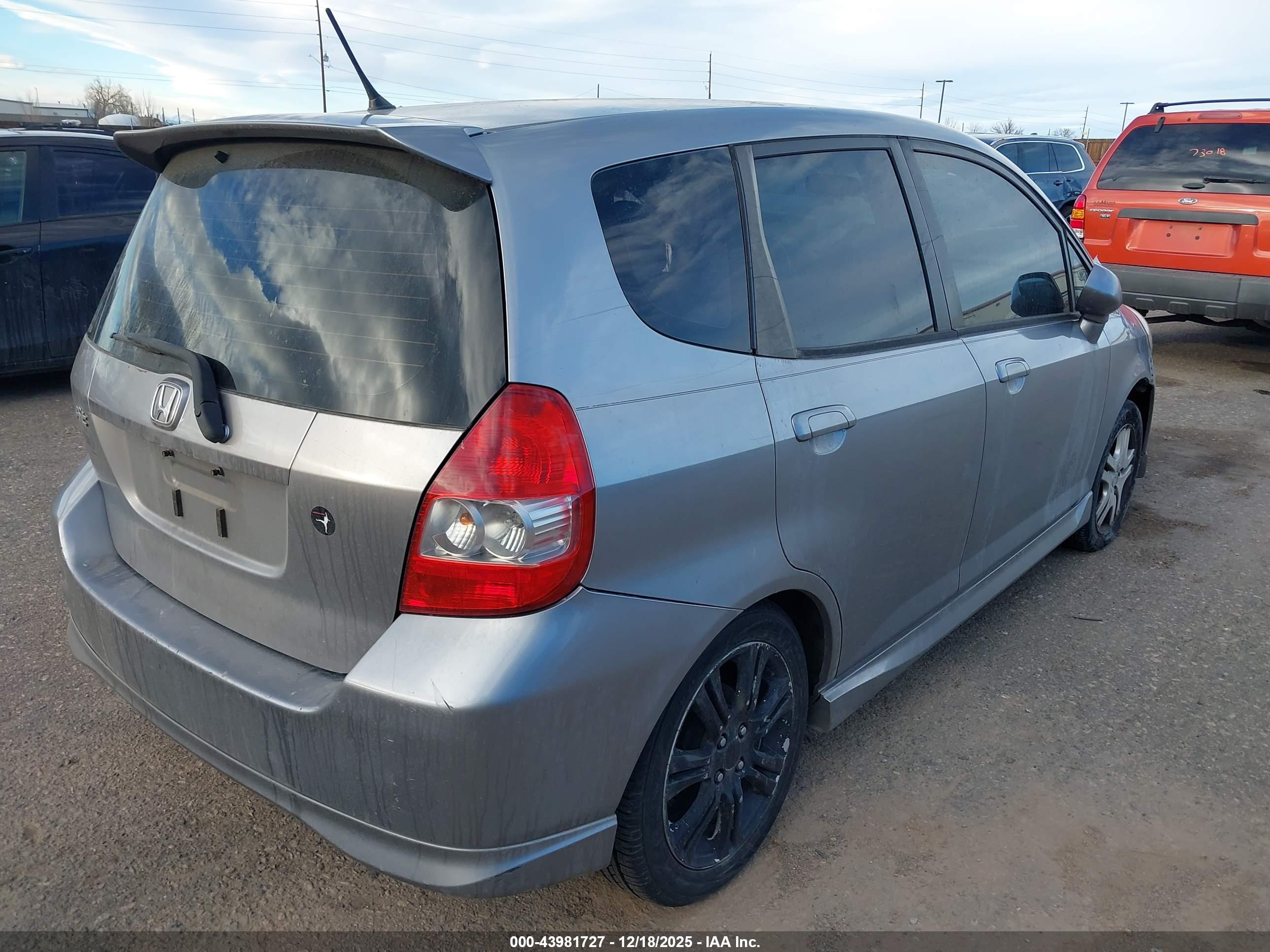 HONDA FIT image 4