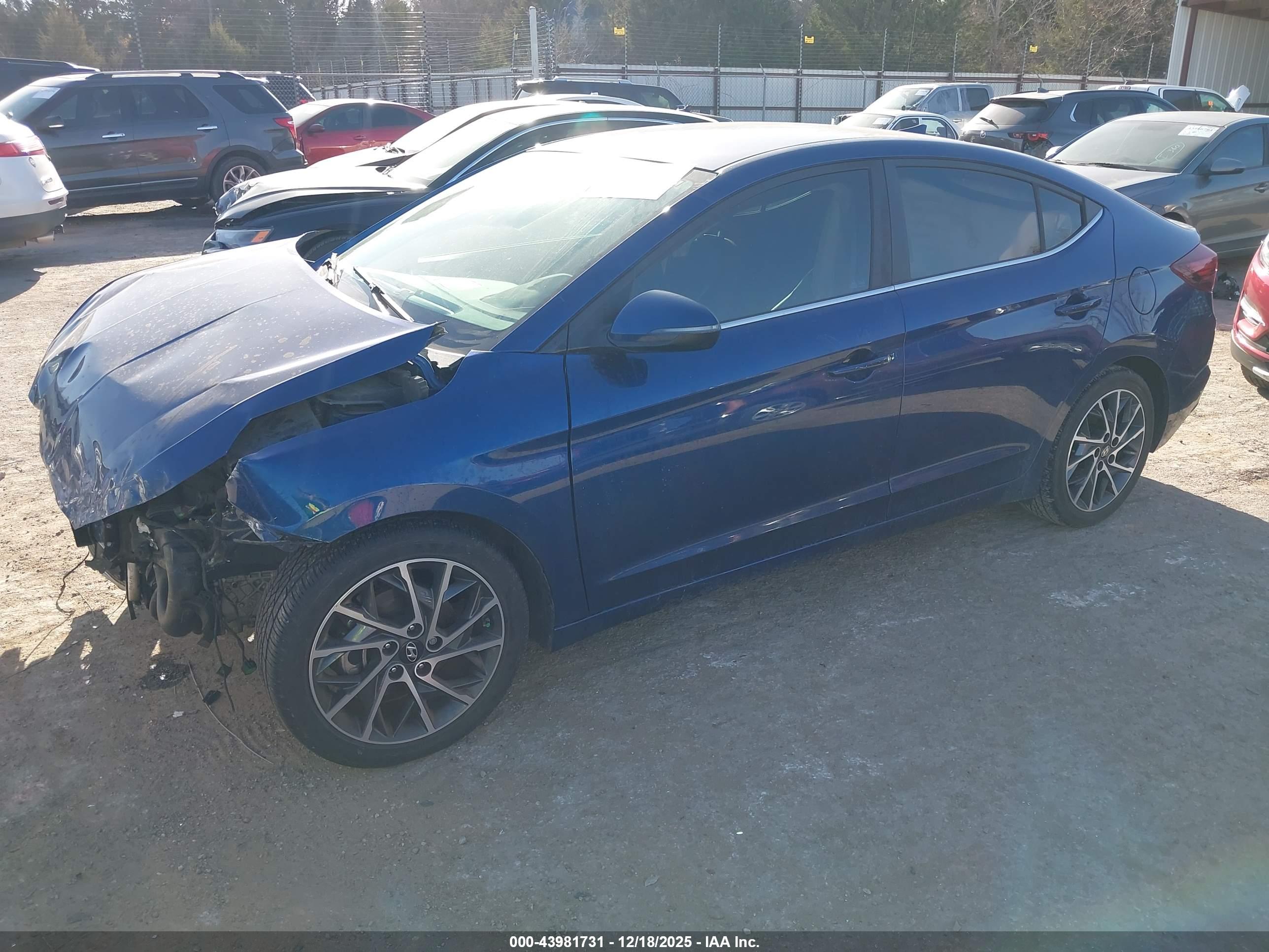 HYUNDAI ELANTRA image 2