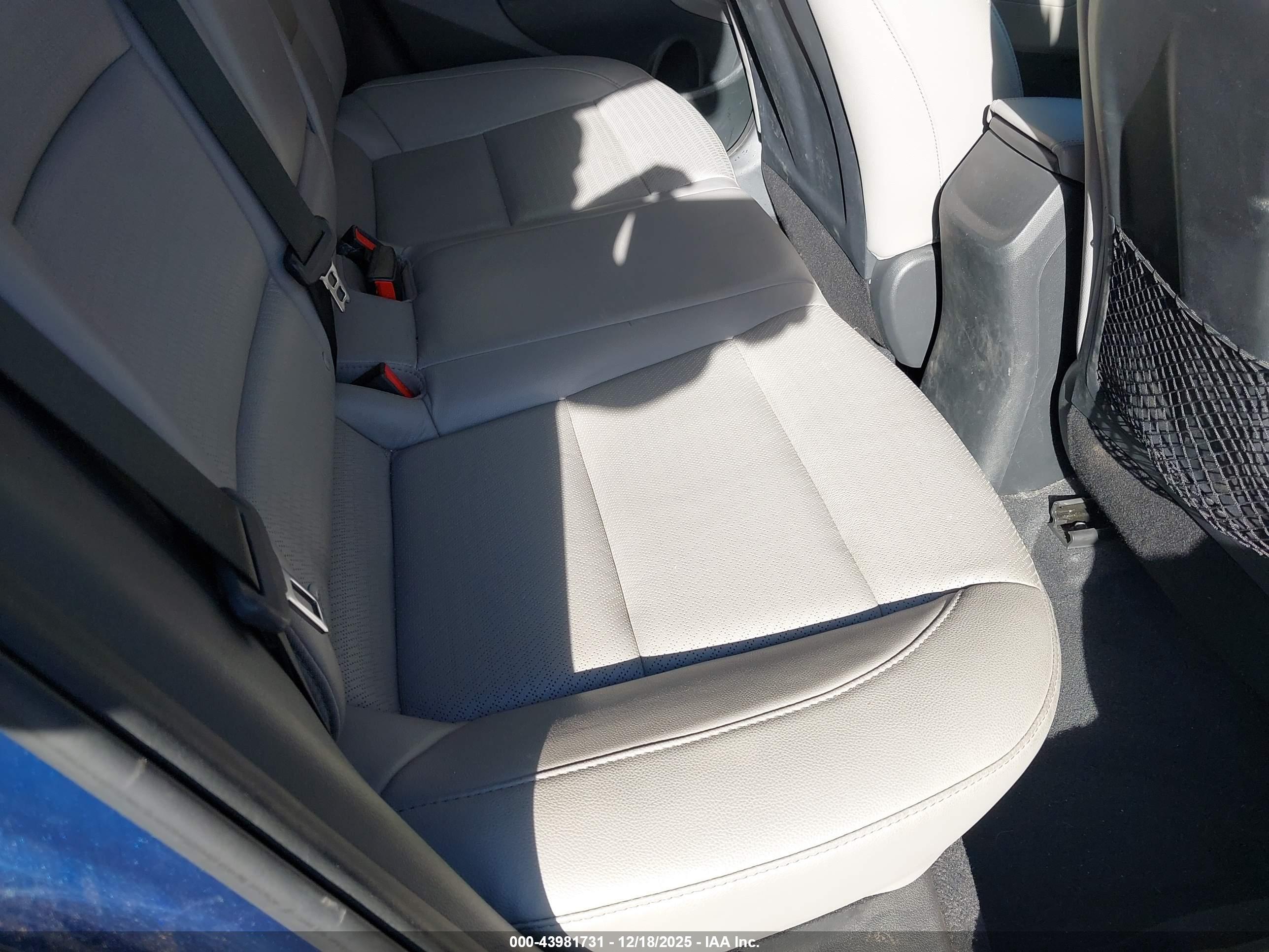 HYUNDAI ELANTRA image 8