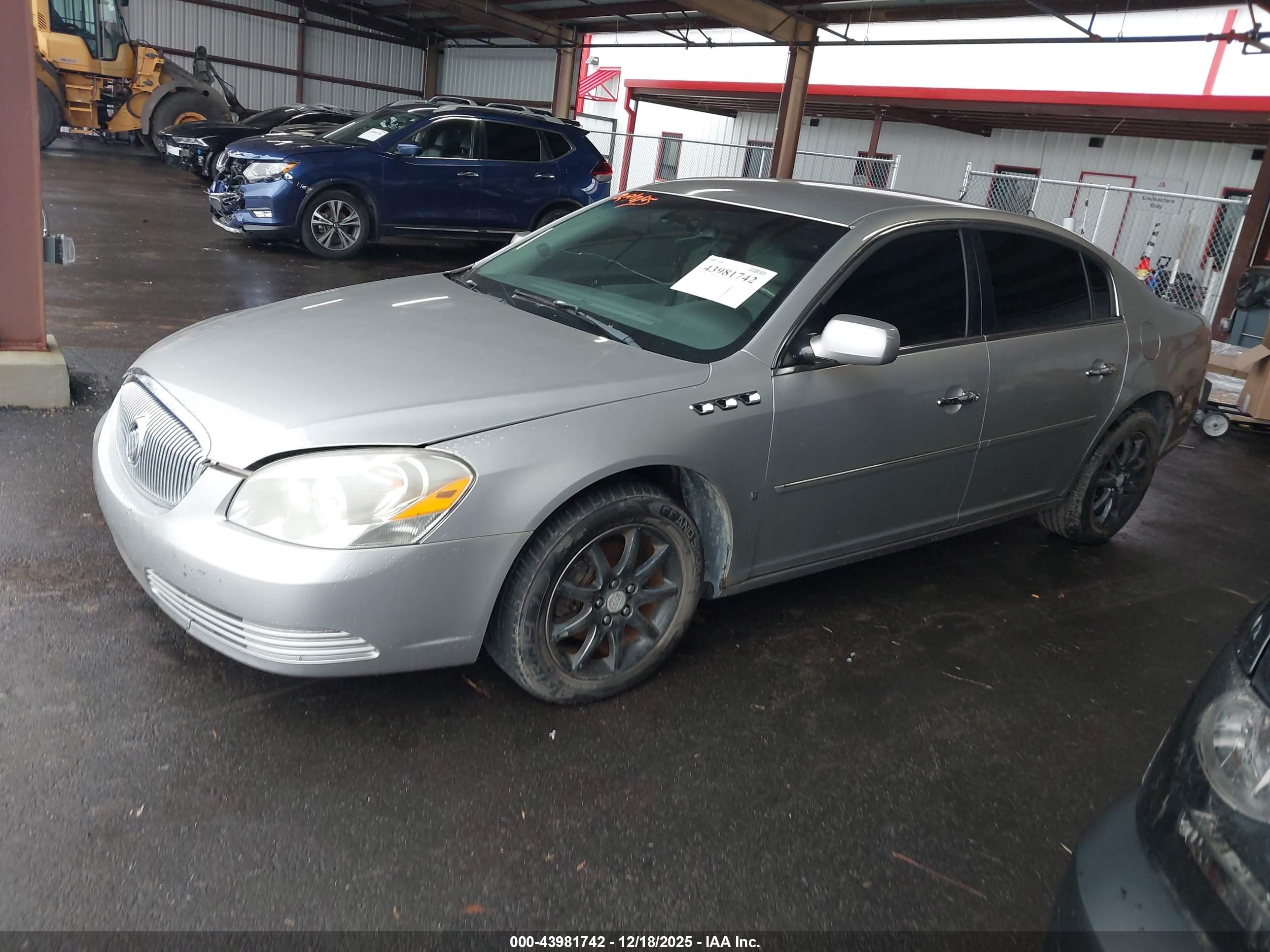 BUICK LUCERNE image 2