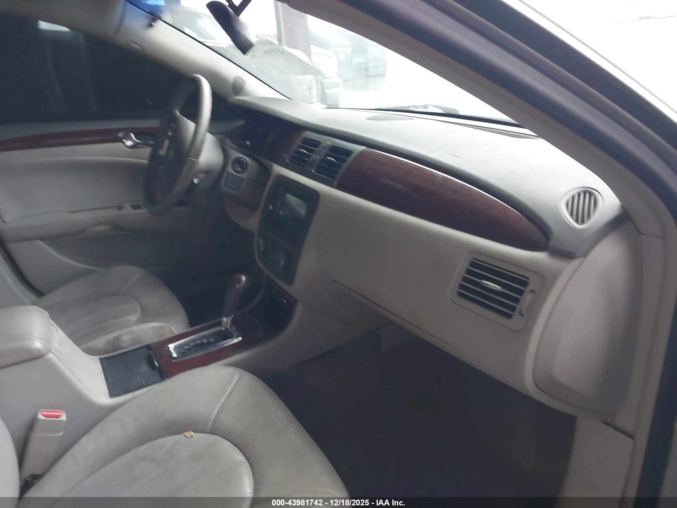 BUICK LUCERNE image 5