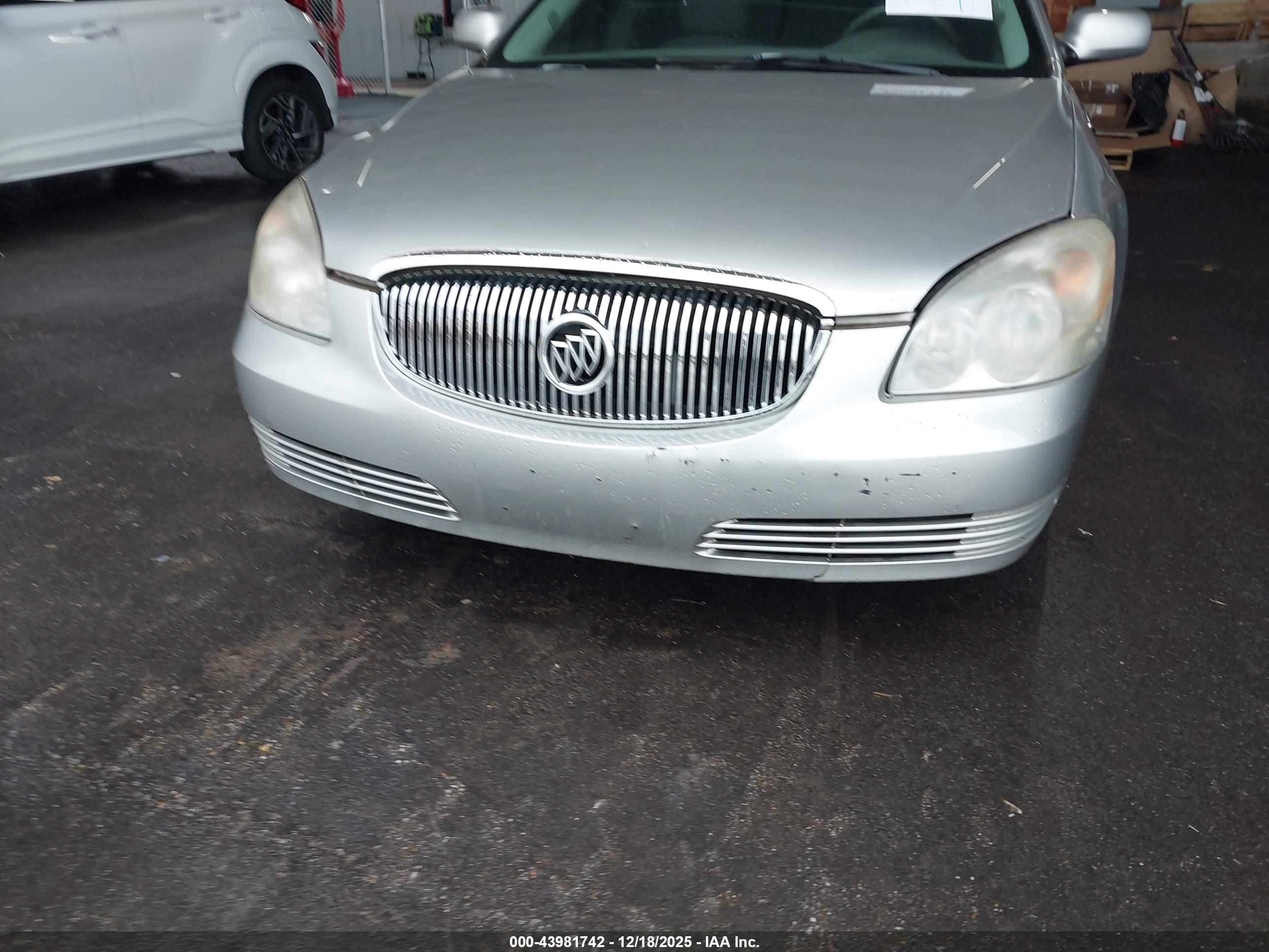 BUICK LUCERNE image 6