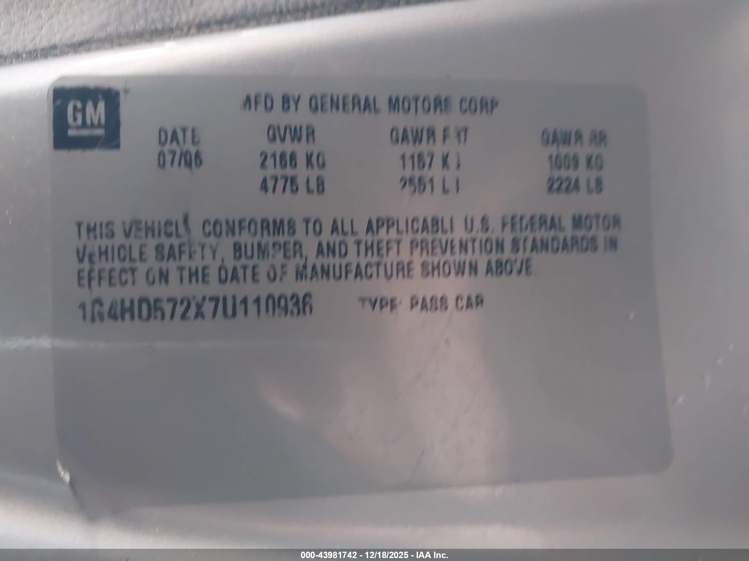 BUICK LUCERNE image 9