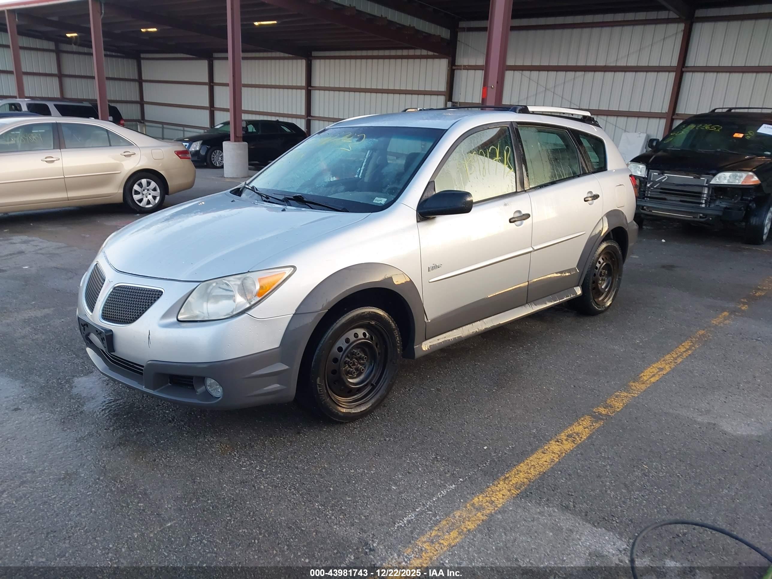 PONTIAC VIBE image 2