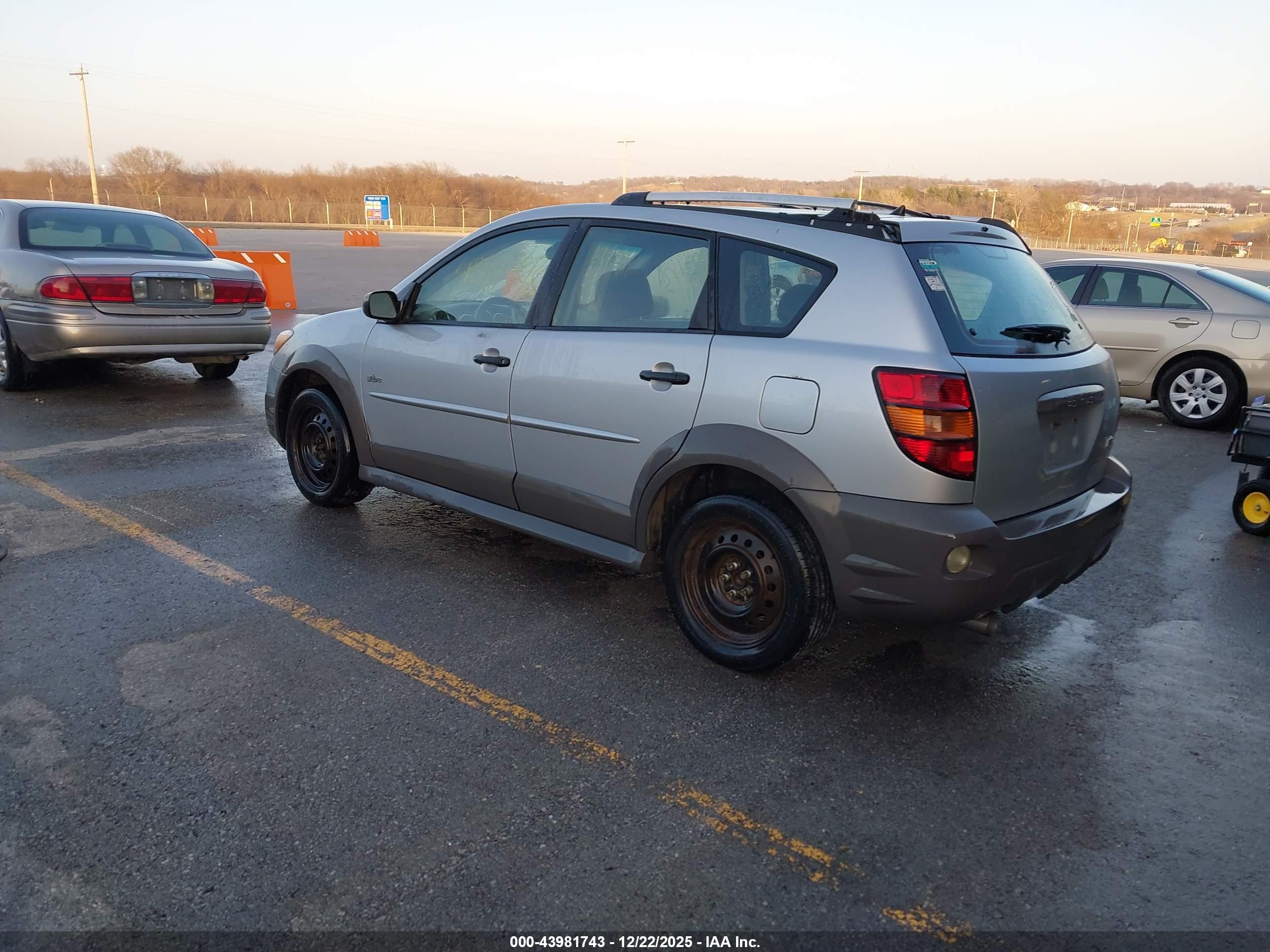 PONTIAC VIBE image 3