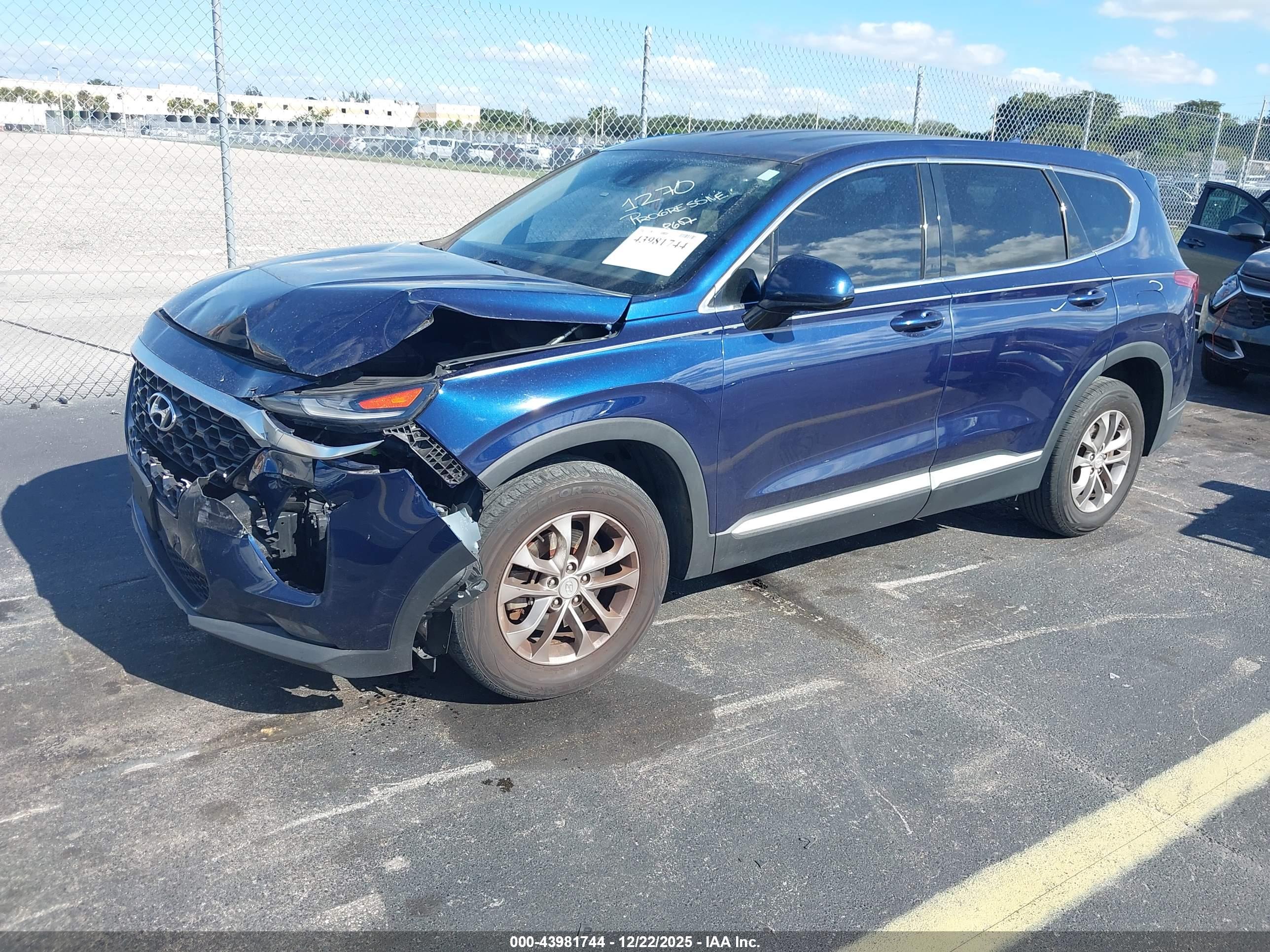HYUNDAI SANTA image 2