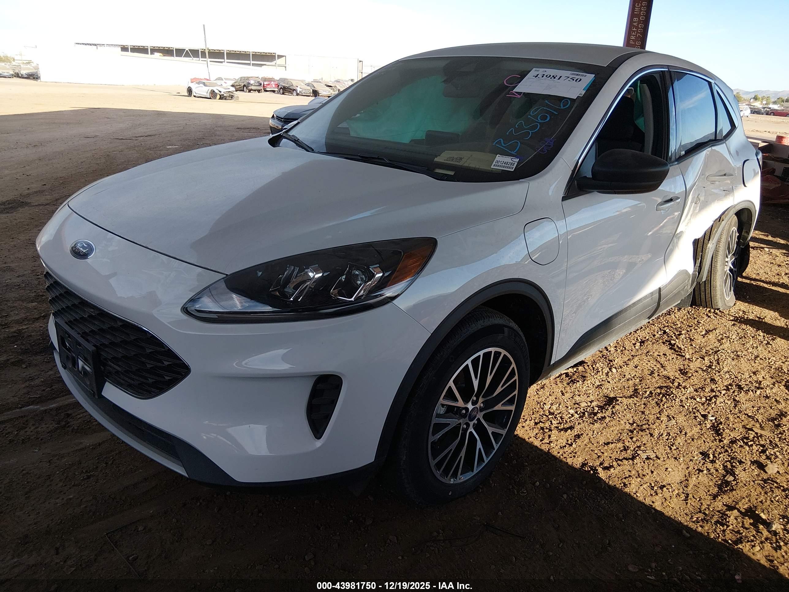 FORD ESCAPE image 2