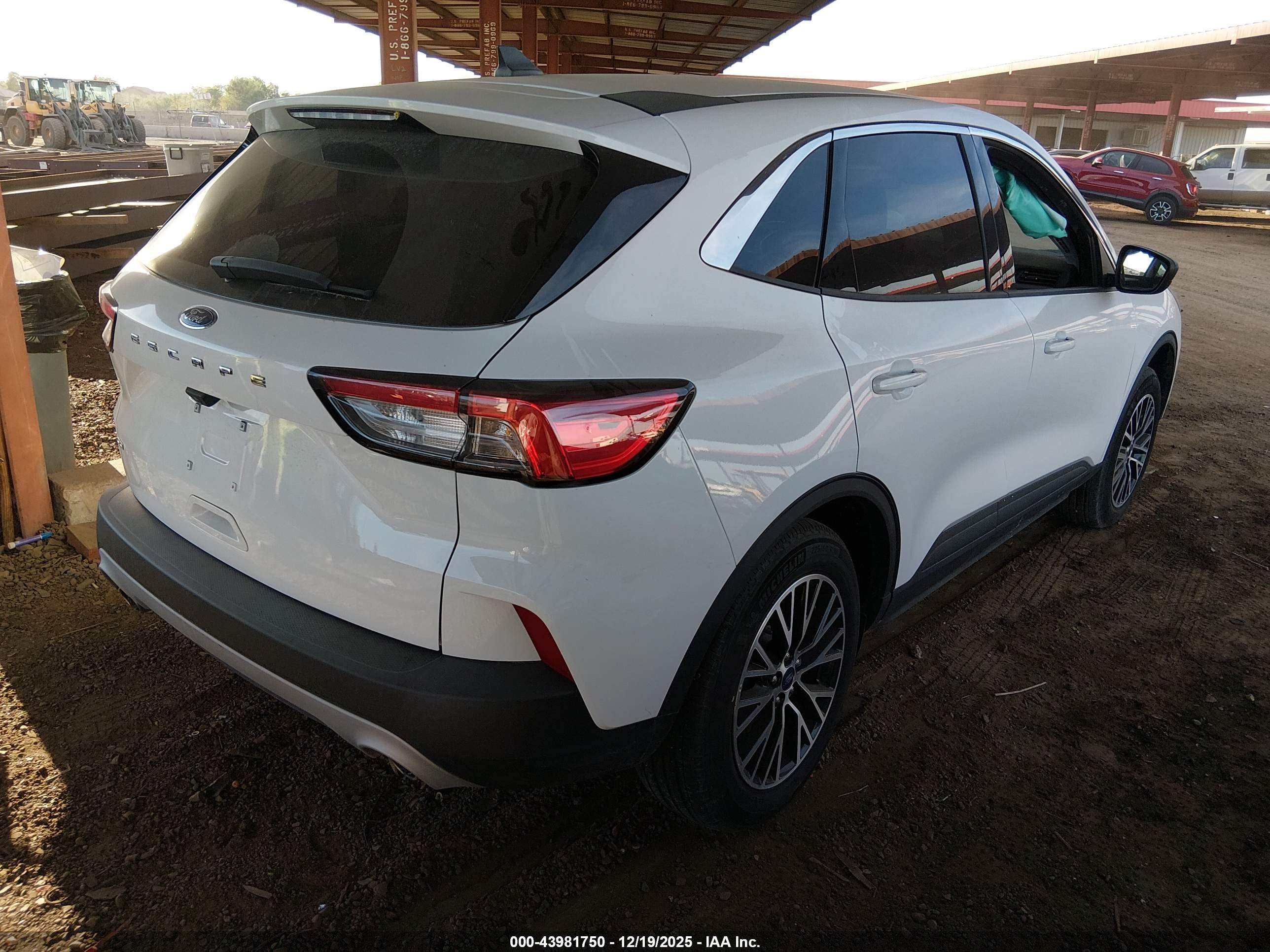 FORD ESCAPE image 4