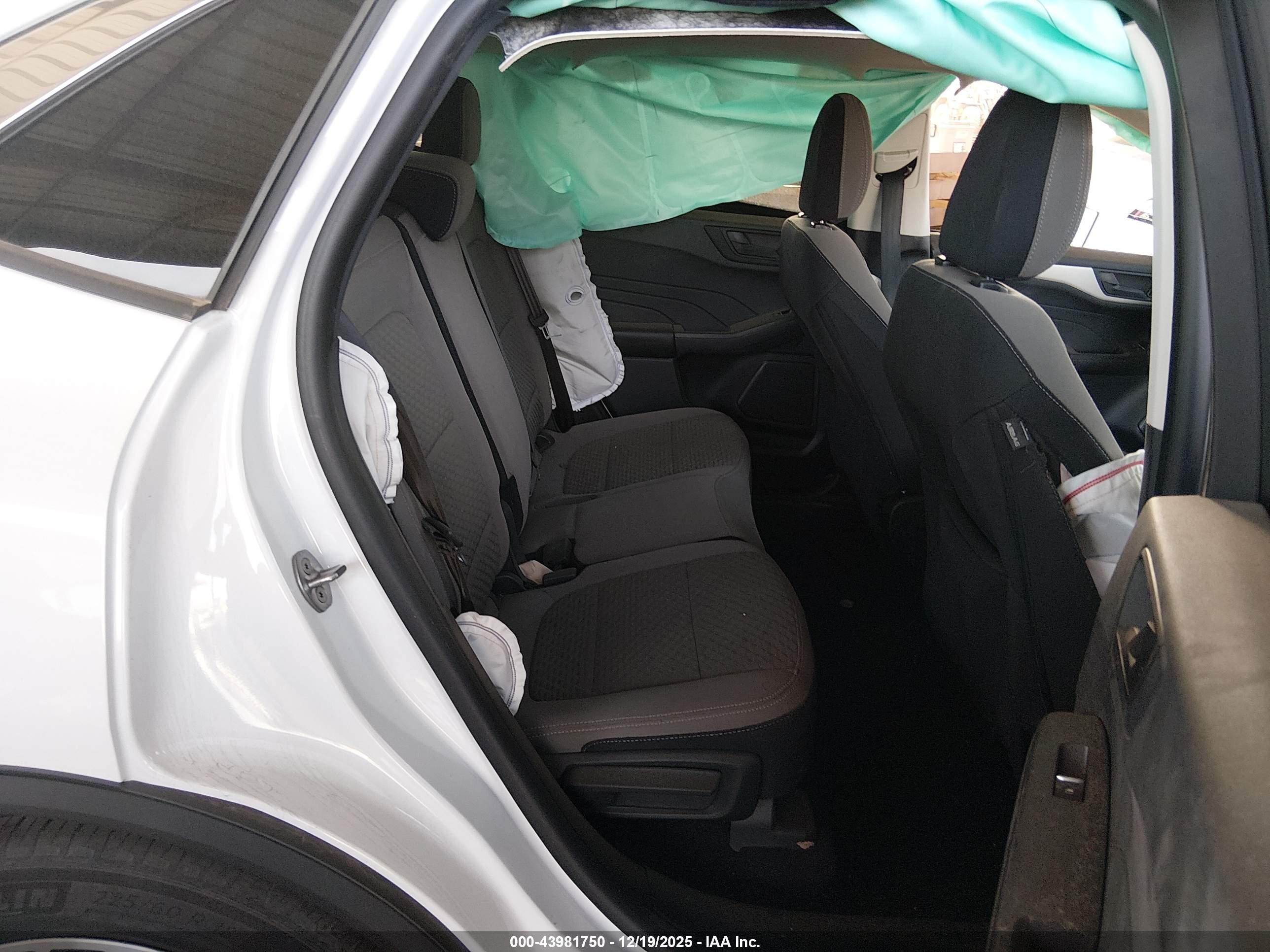 FORD ESCAPE image 8