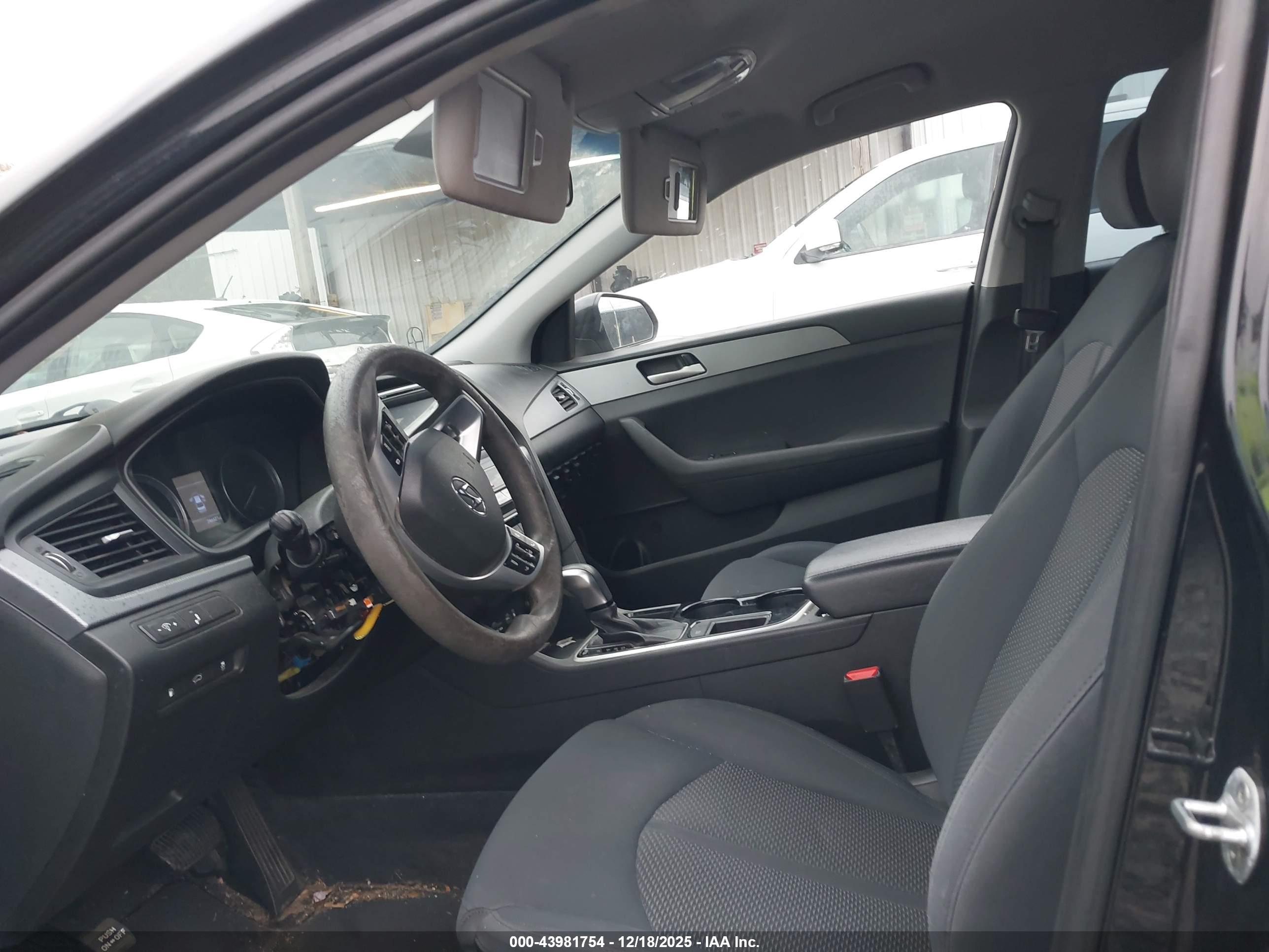 HYUNDAI SONATA image 5
