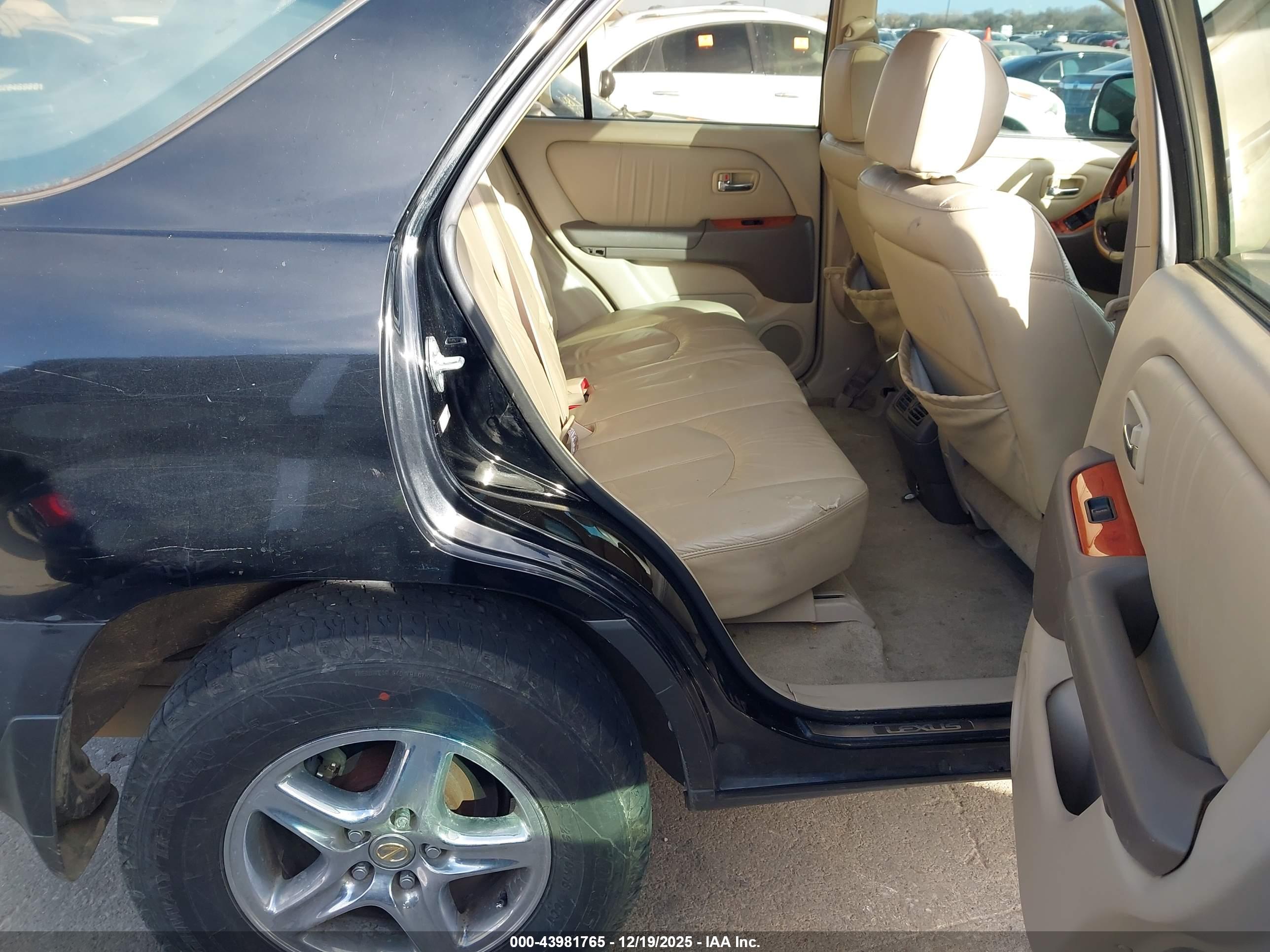 LEXUS RX image 8