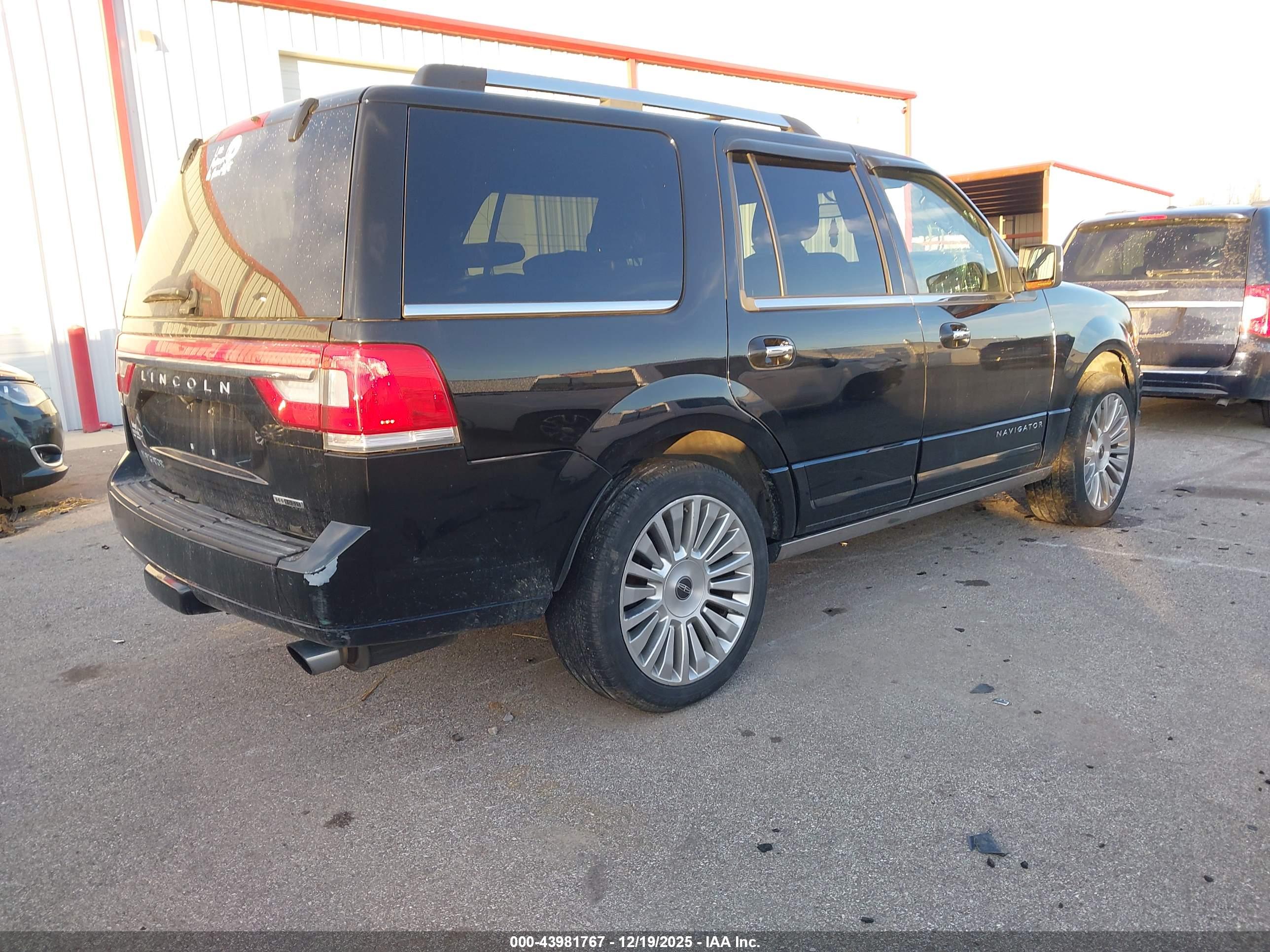 LINCOLN NAVIGATOR image 4