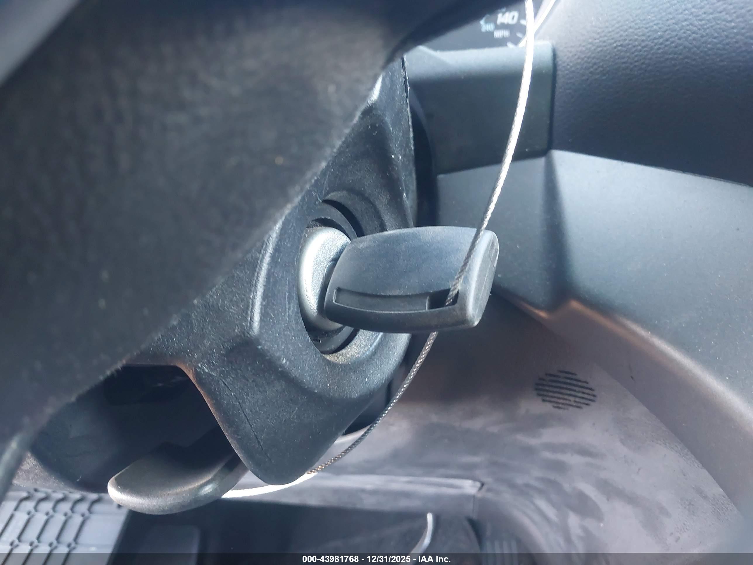 FORD ESCAPE image 11