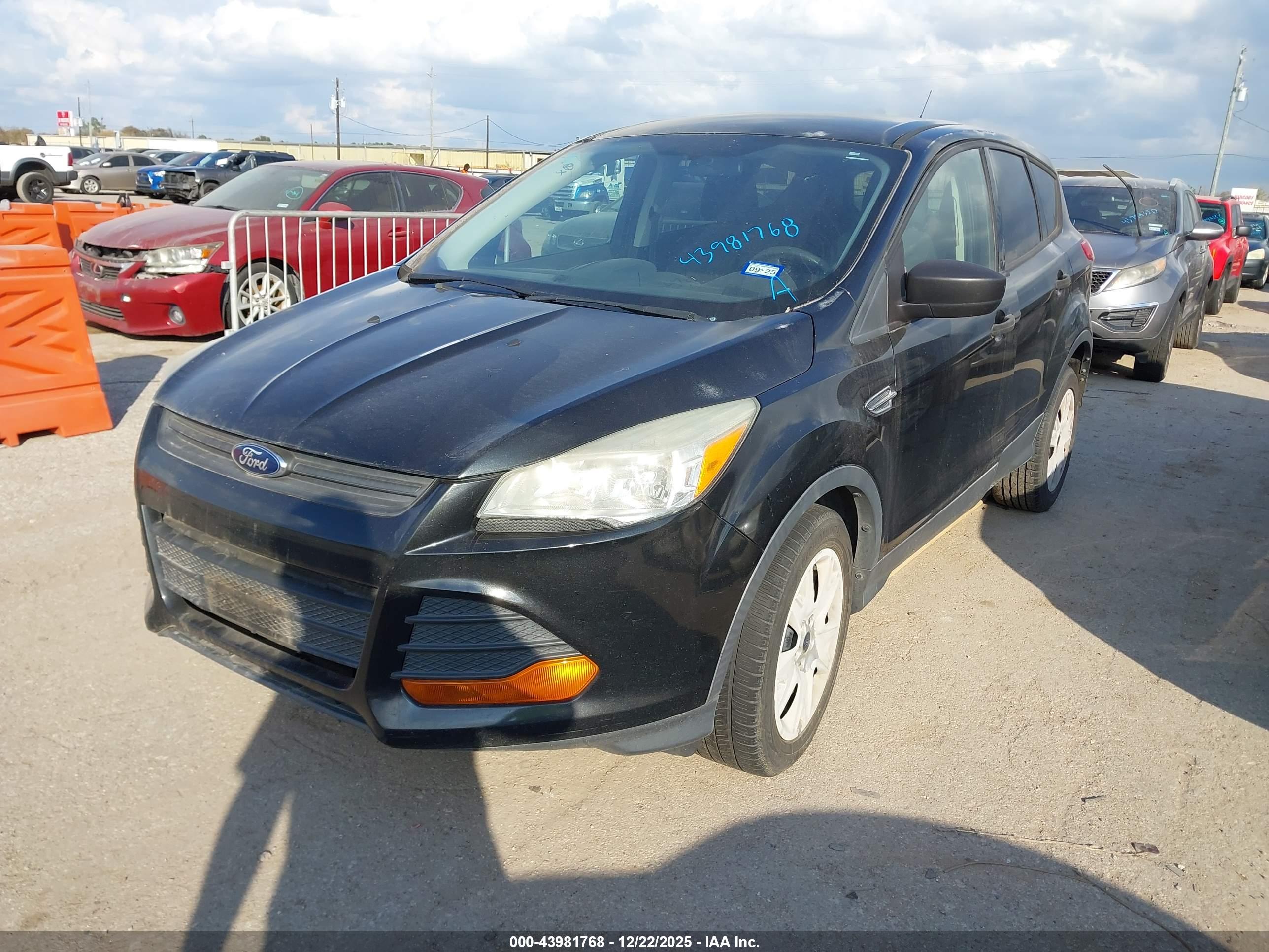 FORD ESCAPE image 2